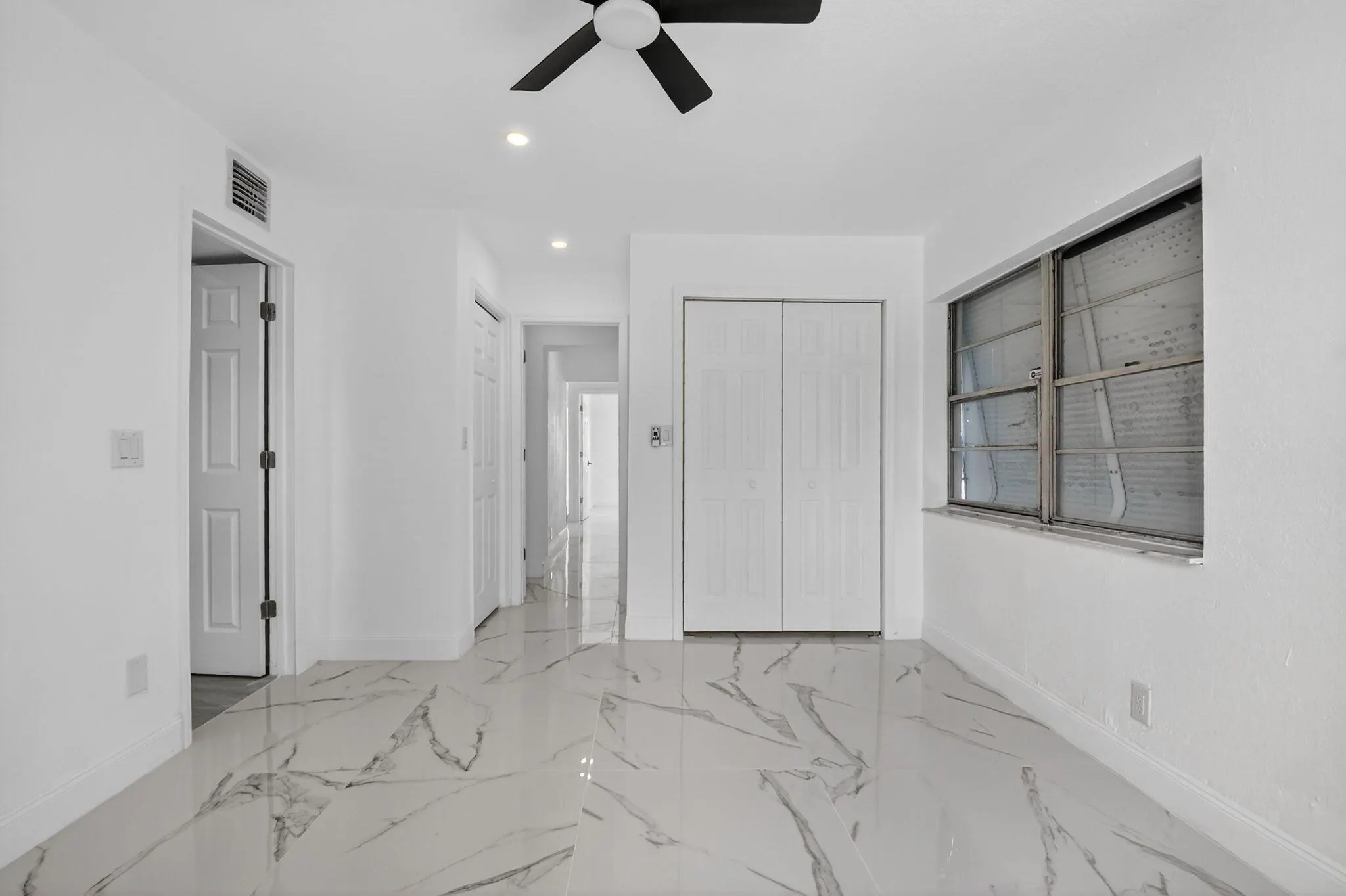 1249 W 7th Street
