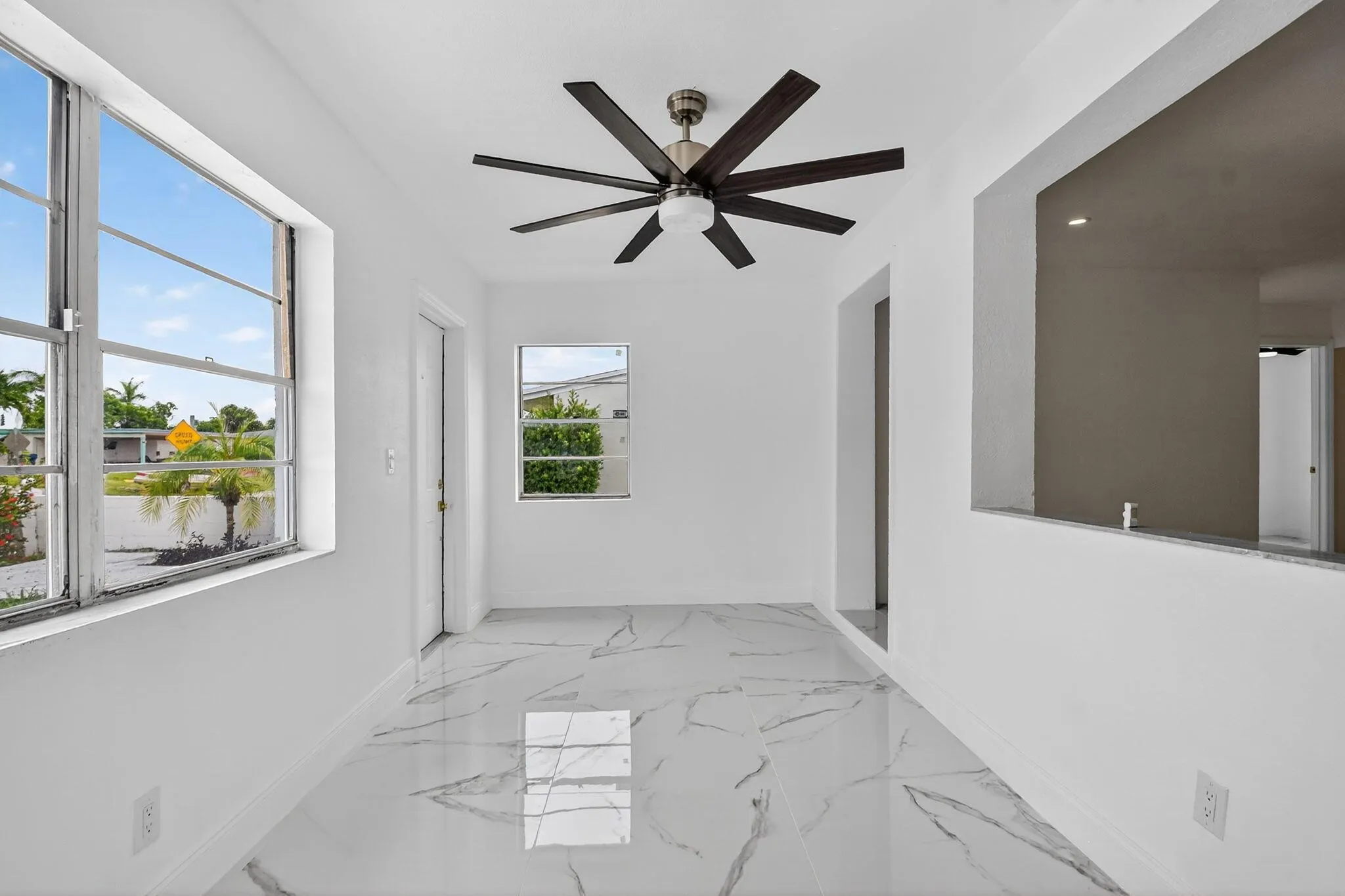 1249 W 7th Street