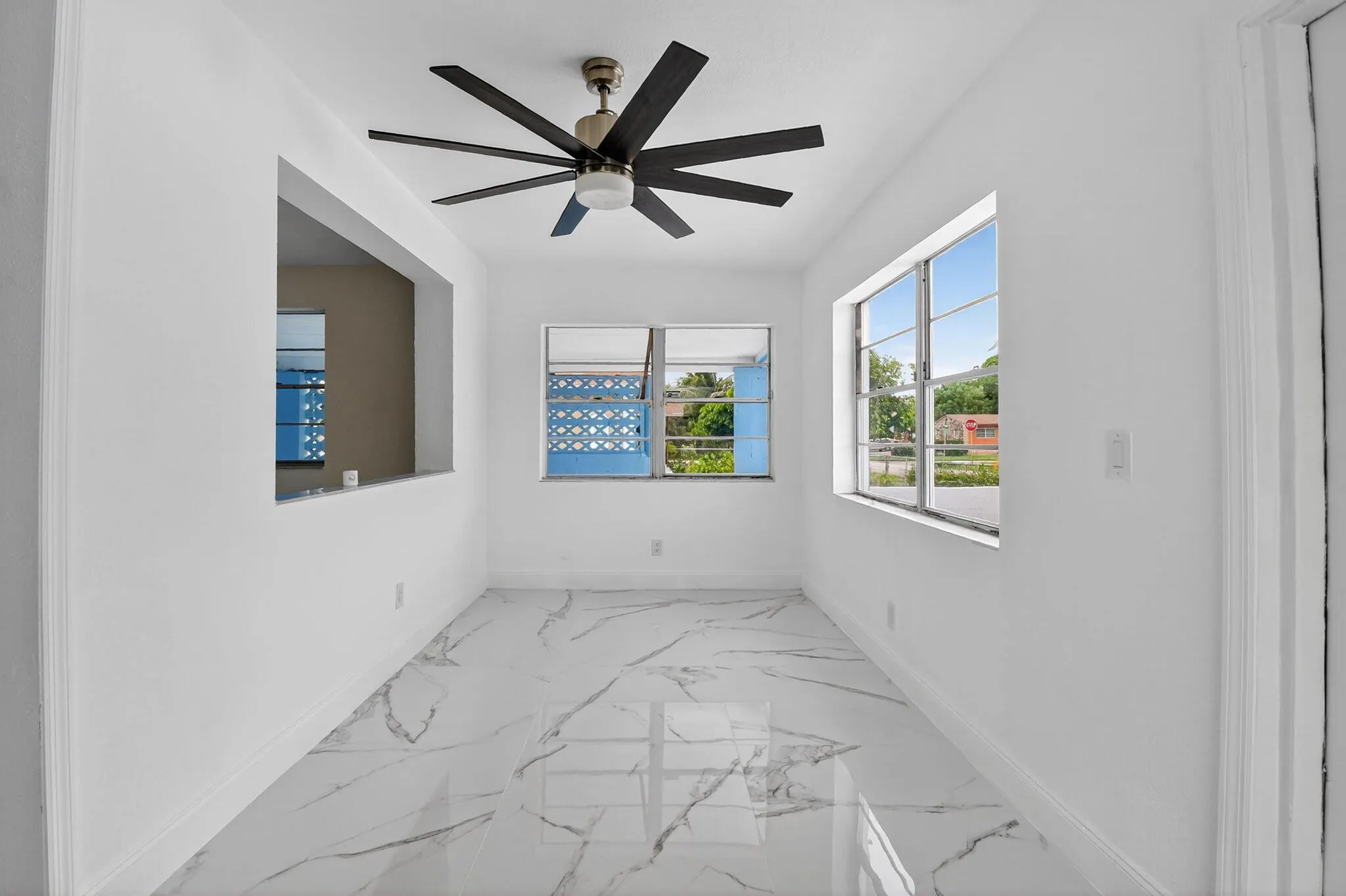 1249 W 7th Street