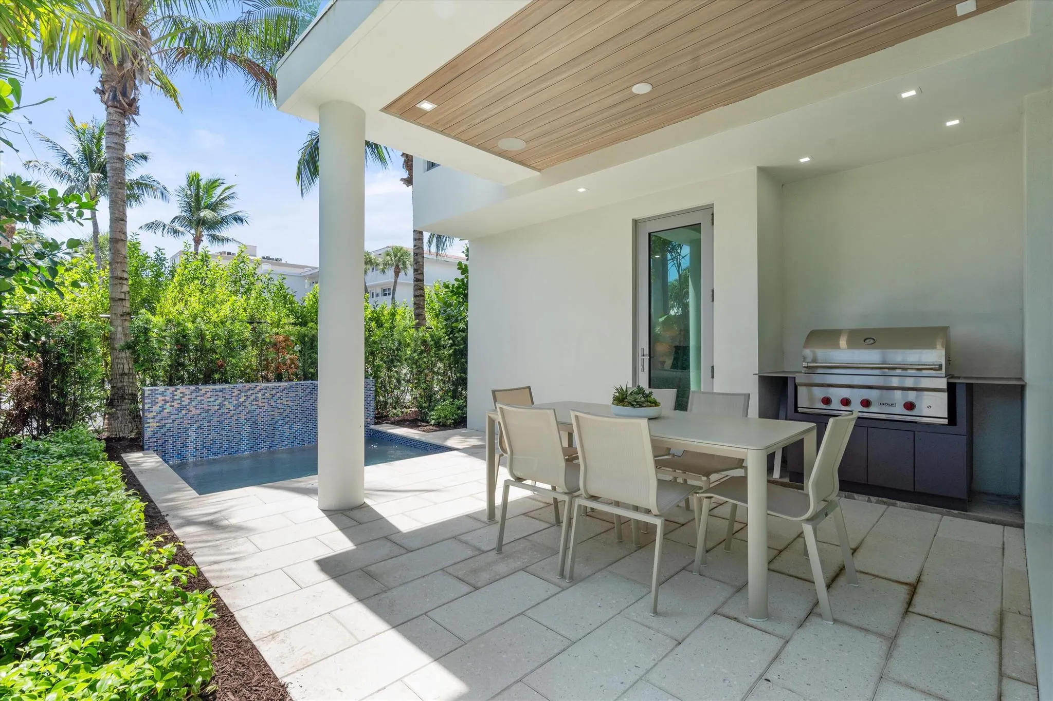 1070 Del Harbour Drive