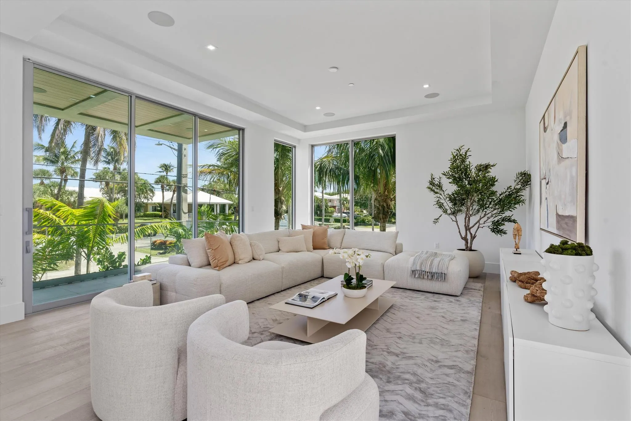 1070 Del Harbour Drive