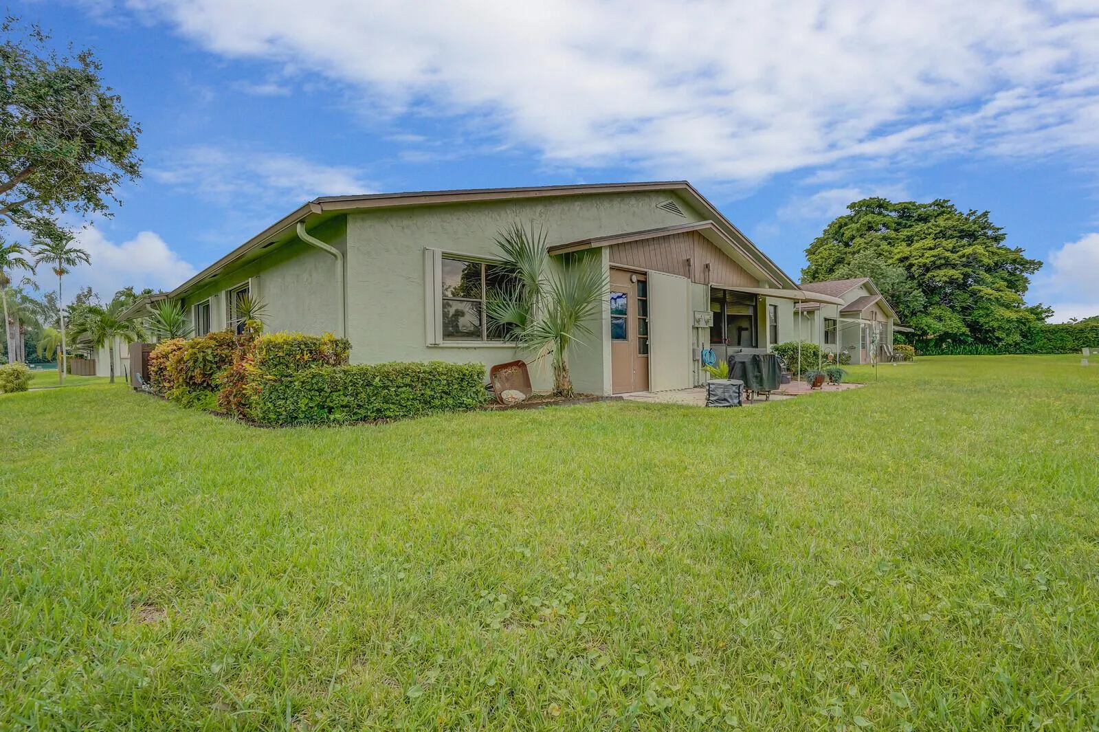 1737 Palmland Drive