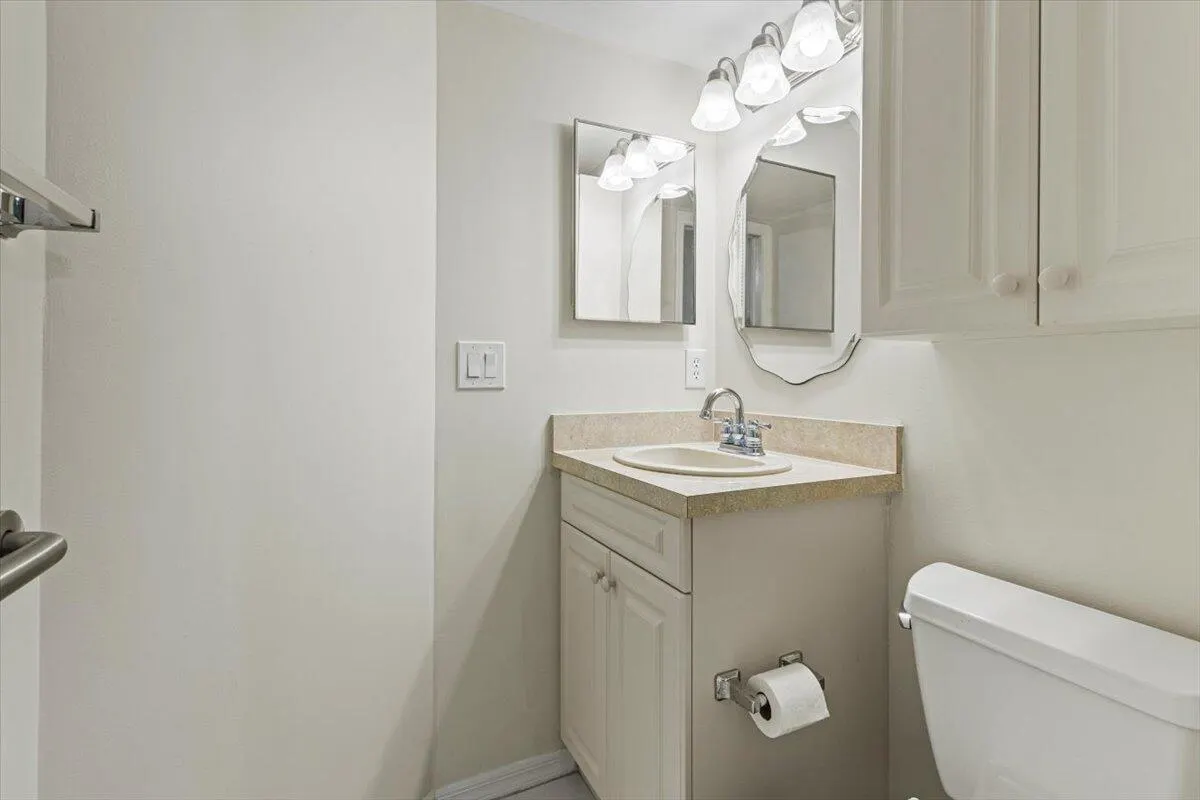 511 SW South River Drive, #103