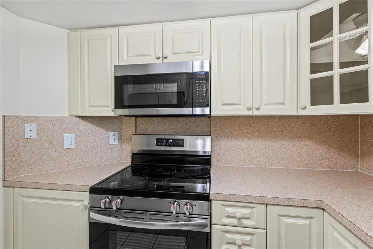 511 SW South River Drive, #103