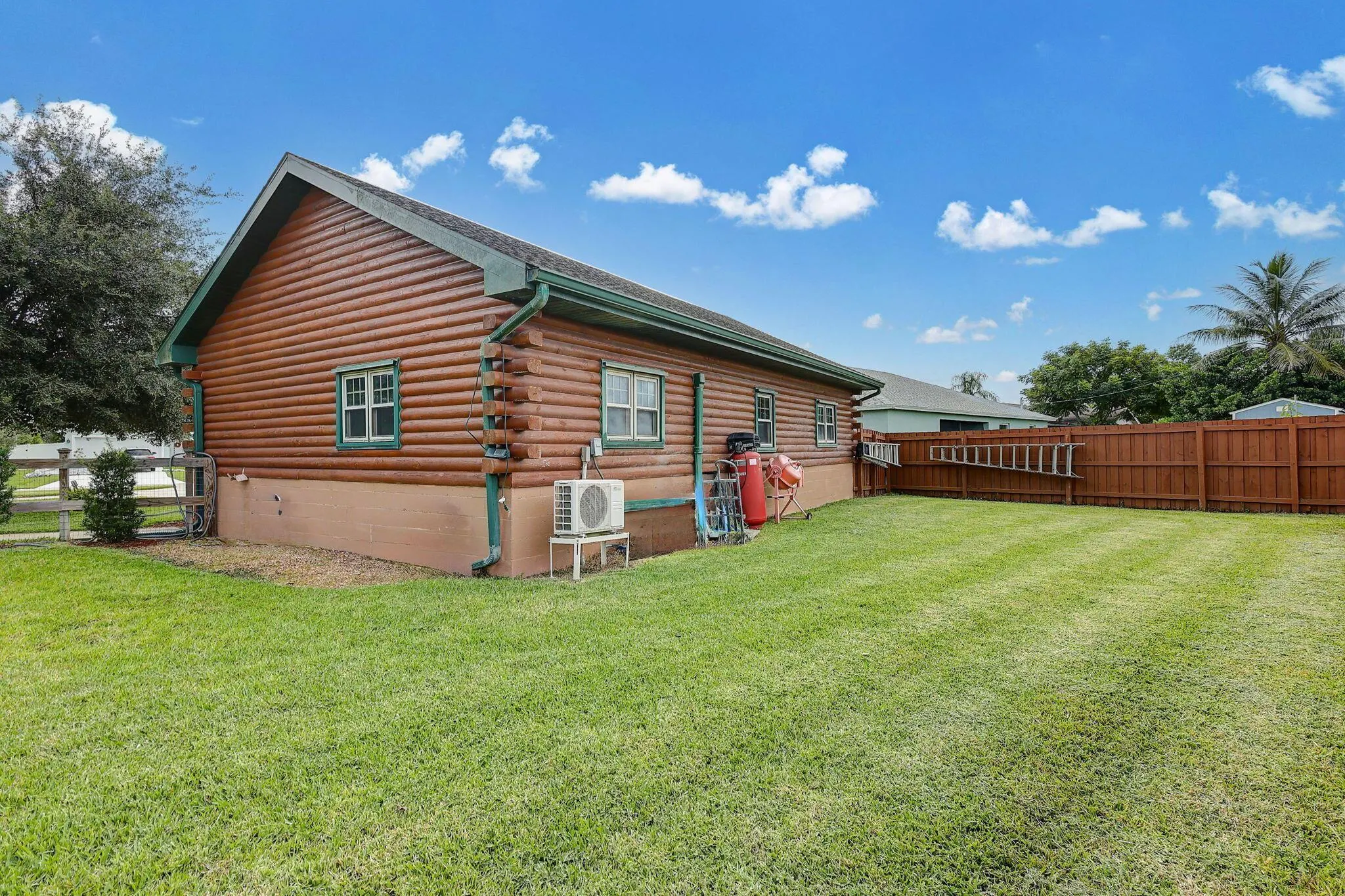 4550 SW Calloway Street