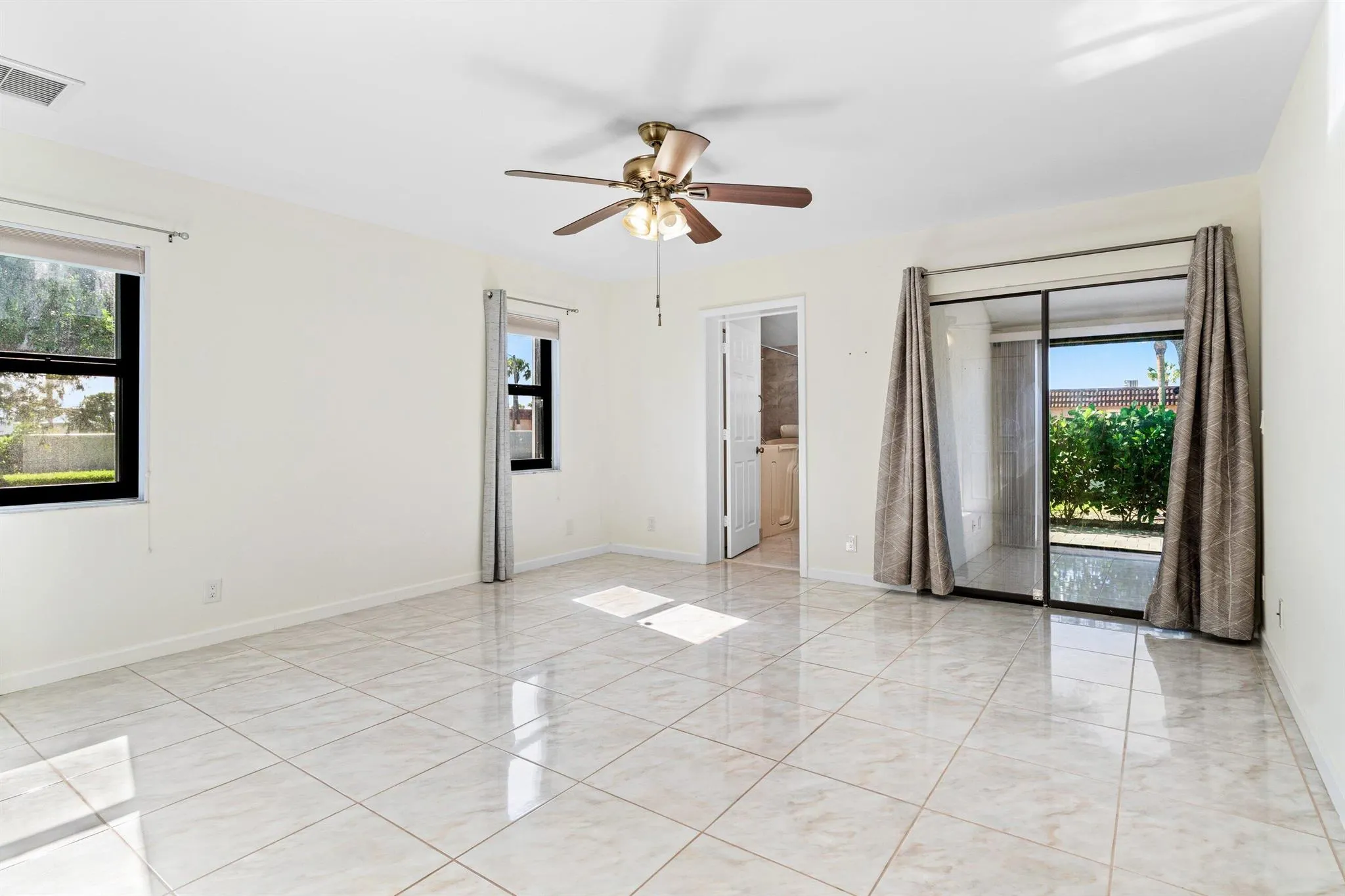 2640 Gately Drive W, #401