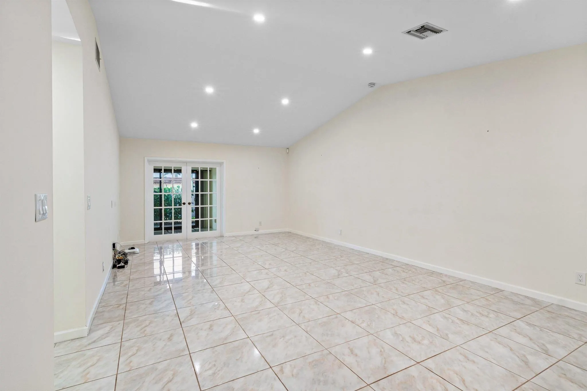 2640 Gately Drive W, #401