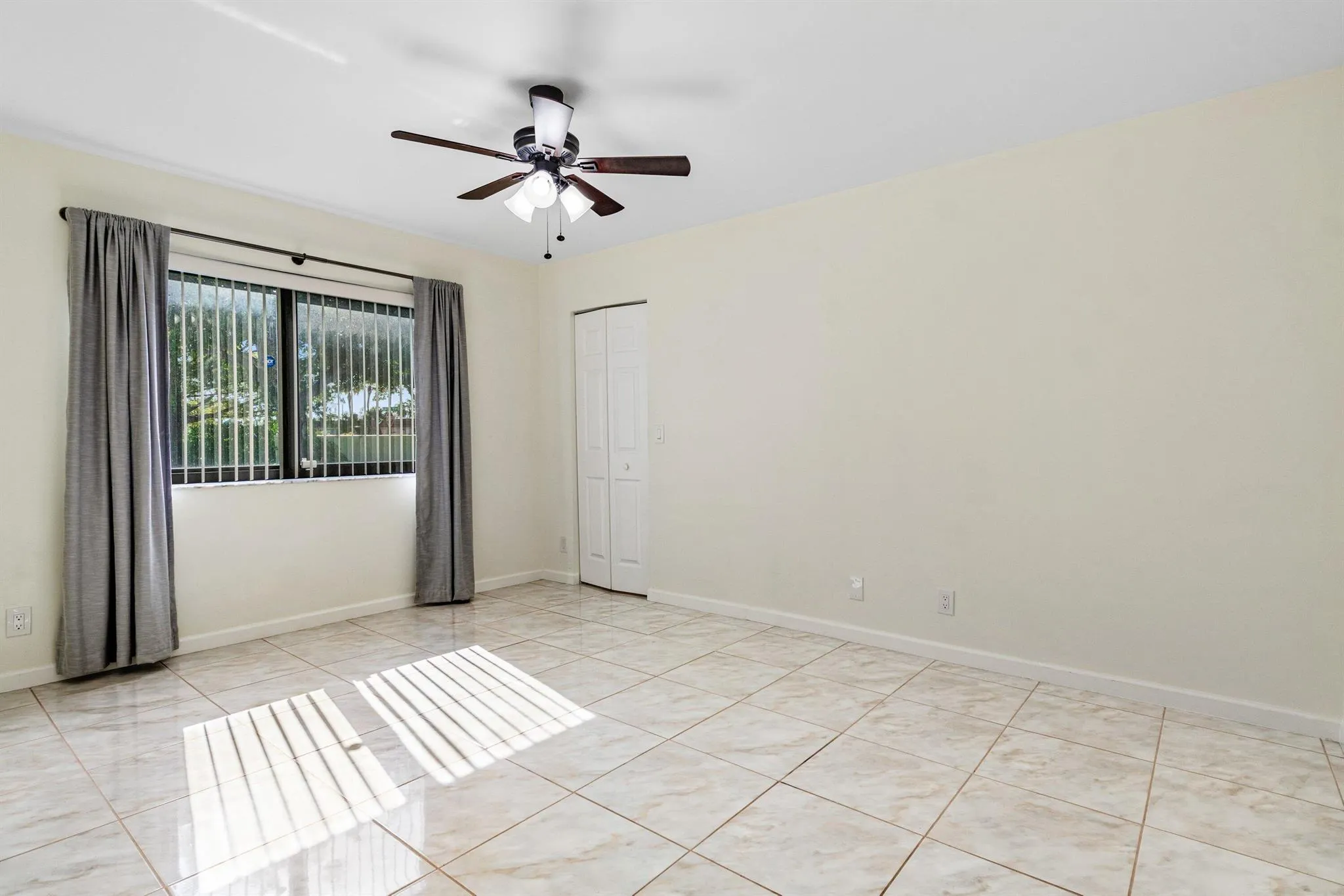 2640 Gately Drive W, #401
