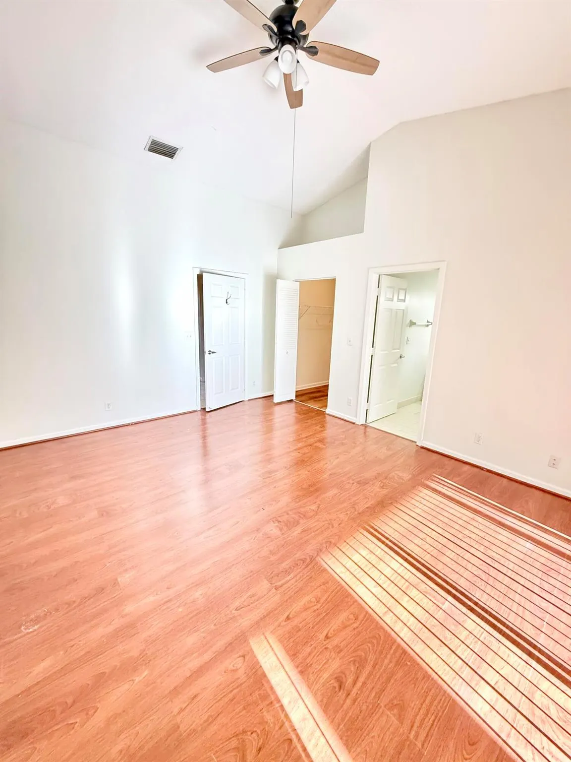 5609 Descartes Circle