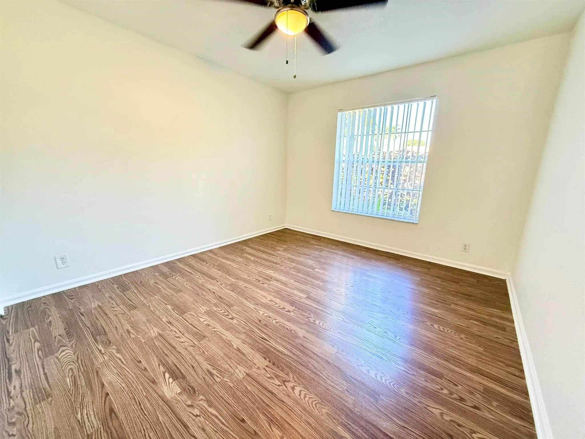 5609 Descartes Circle