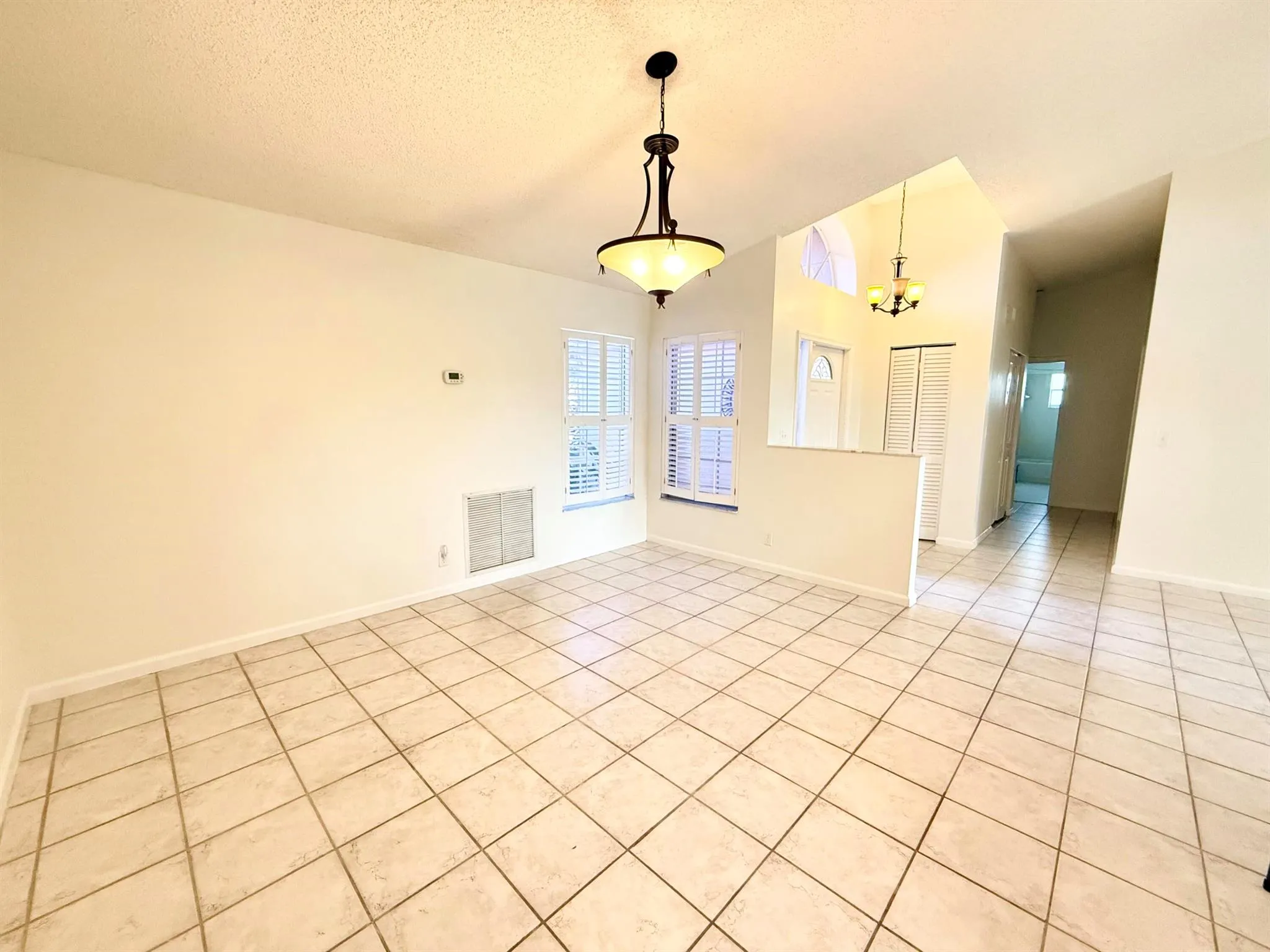 5609 Descartes Circle