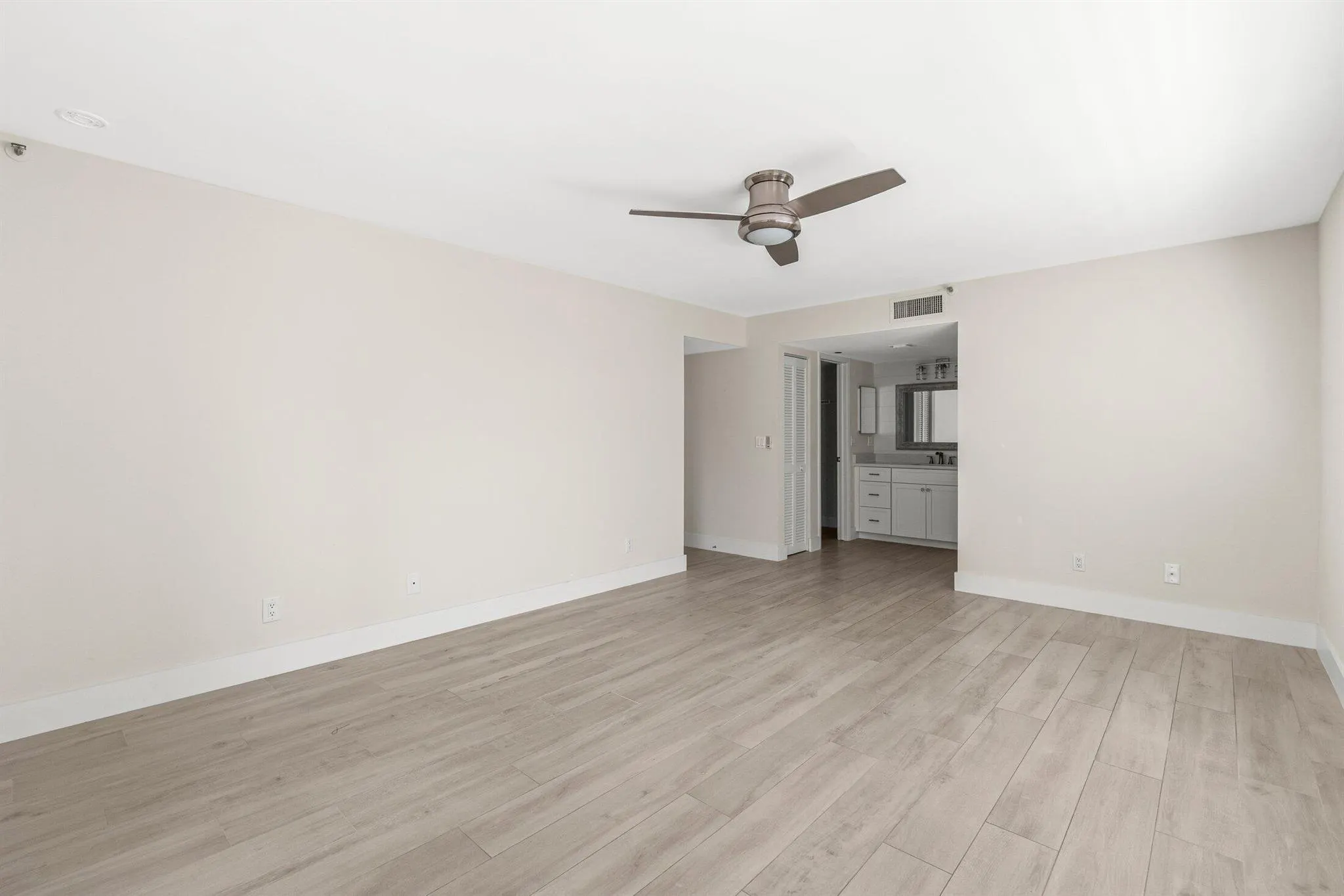 343 Oak Harbour Drive, #343