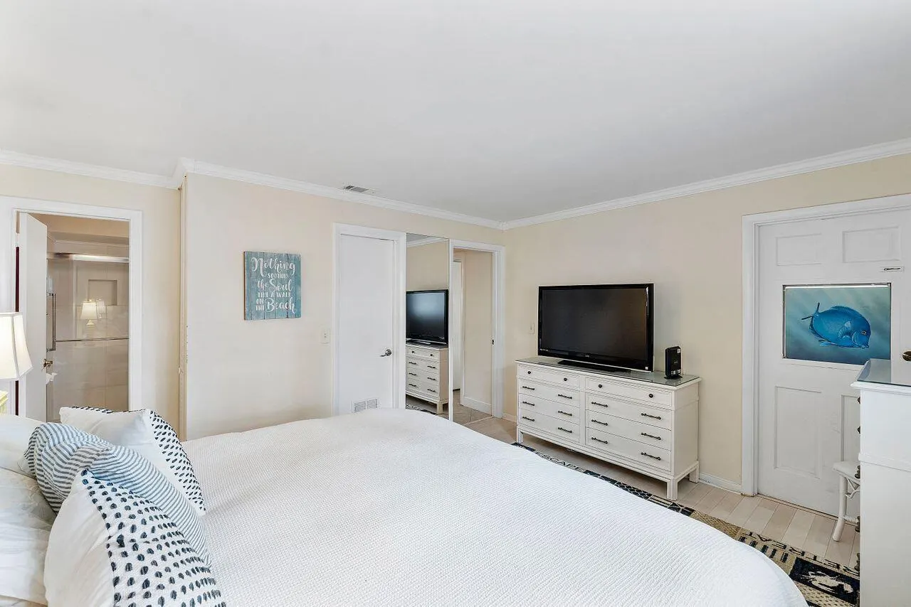 5505 N Ocean Blvd, #8-105