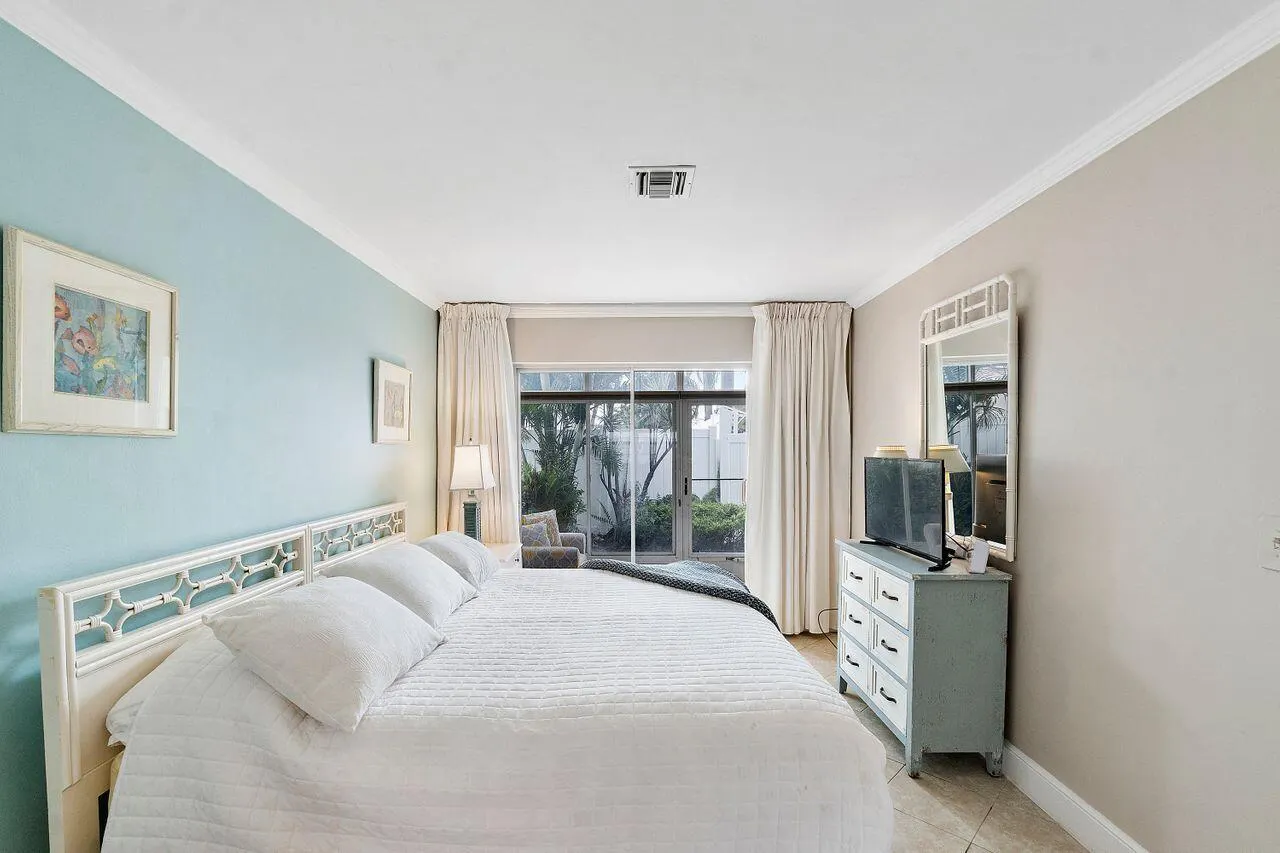 5505 N Ocean Blvd, #8-105