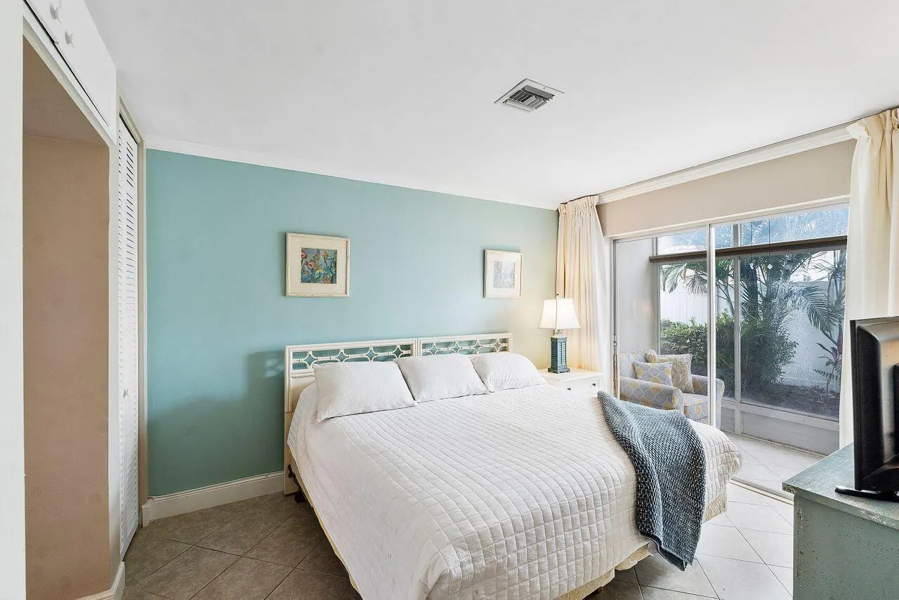 5505 N Ocean Blvd, #8-105