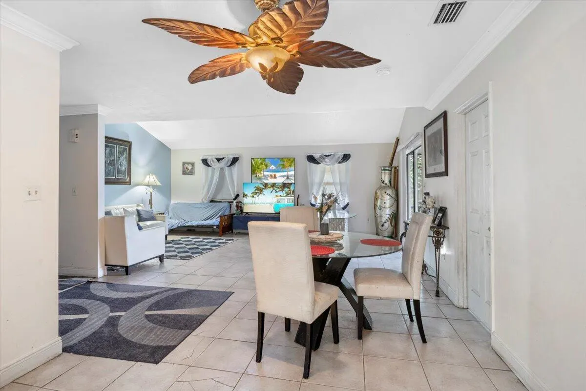 7409 Penny Lane