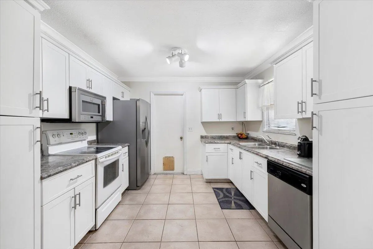 7409 Penny Lane