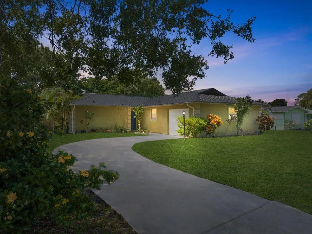 7409 Penny Lane