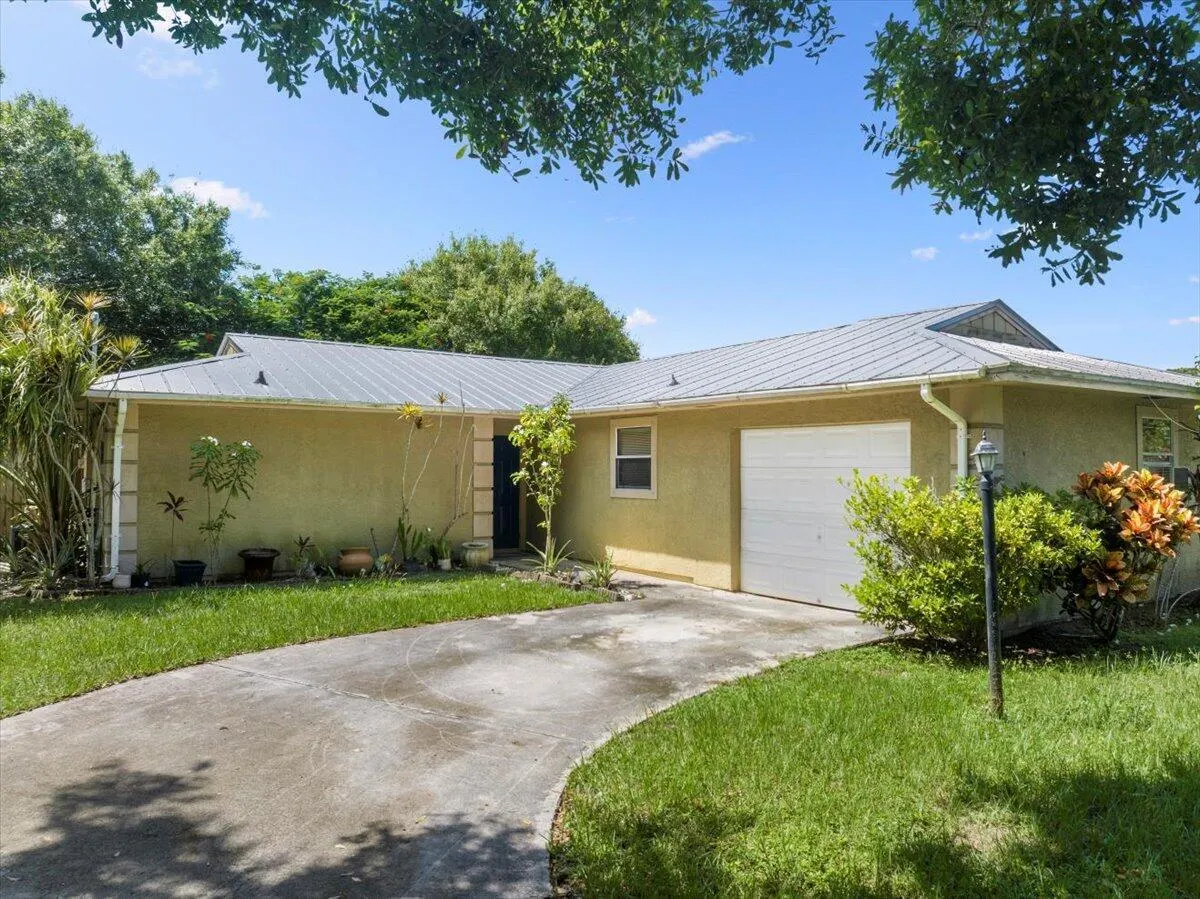 7409 Penny Lane