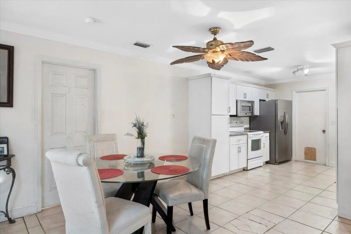 7409 Penny Lane