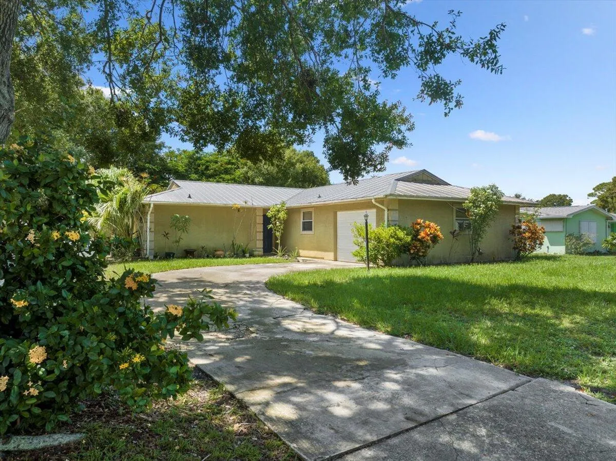 7409 Penny Lane