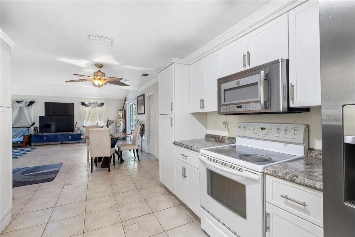 7409 Penny Lane