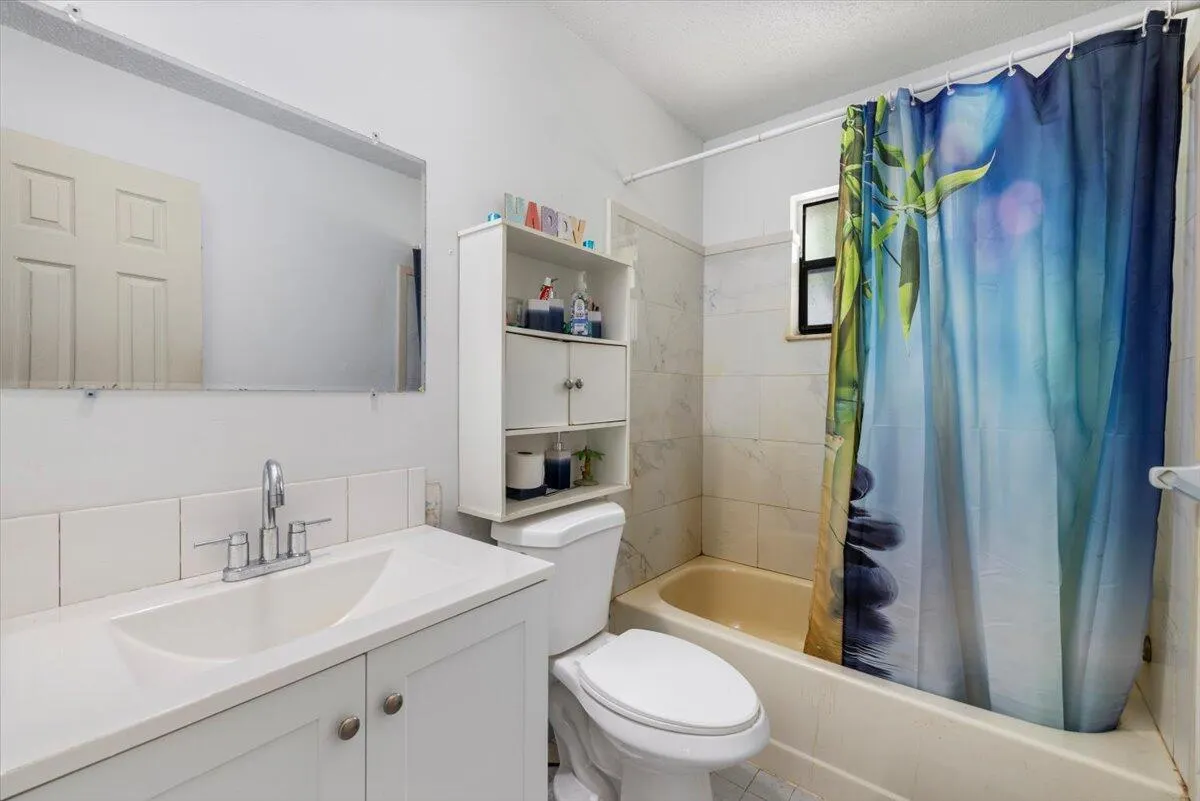 7409 Penny Lane