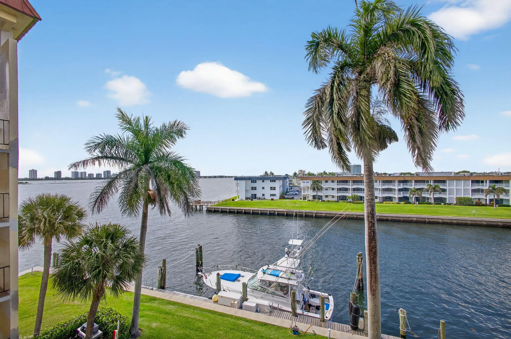 100 Paradise Harbour Boulevard, #204