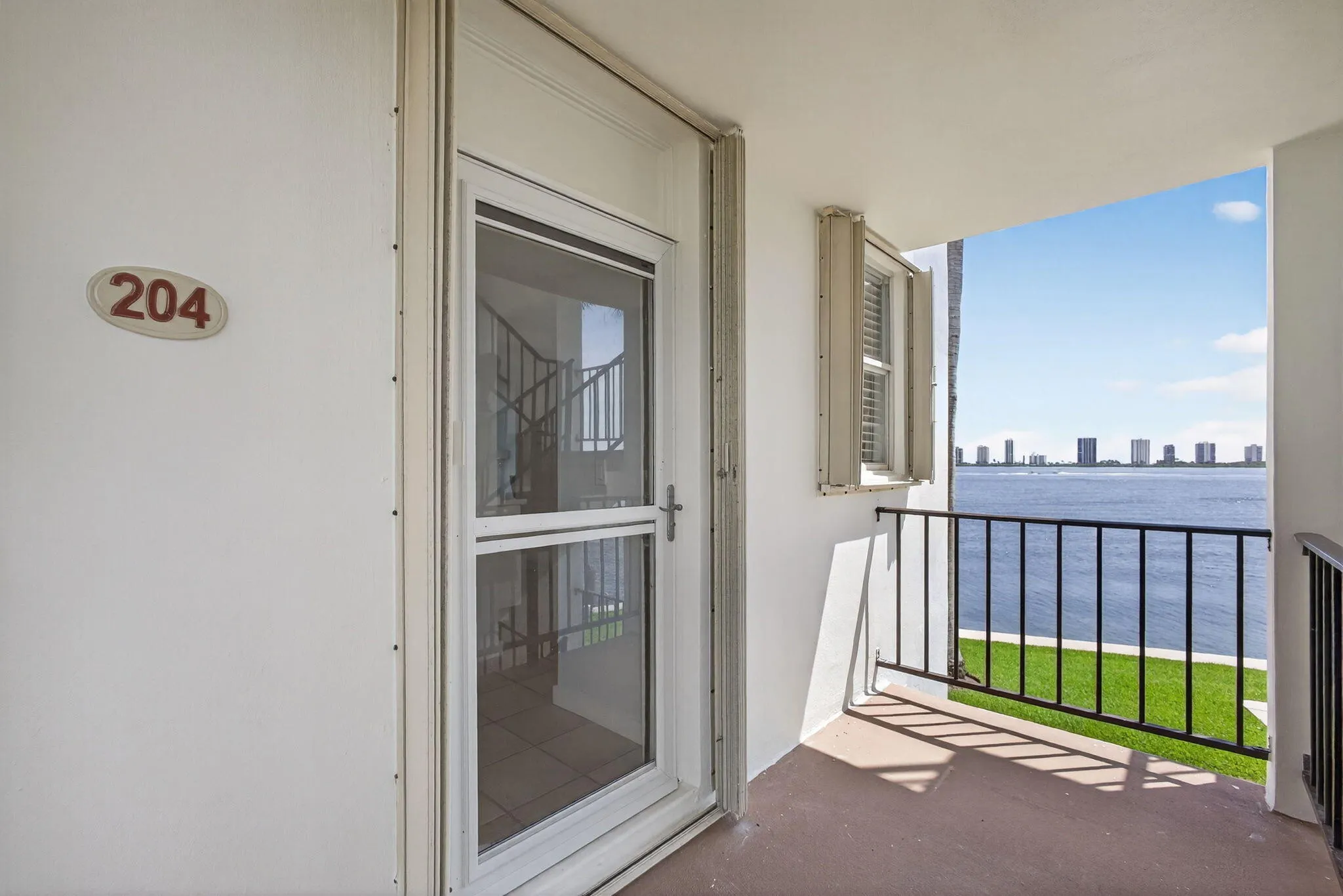100 Paradise Harbour Boulevard, #204