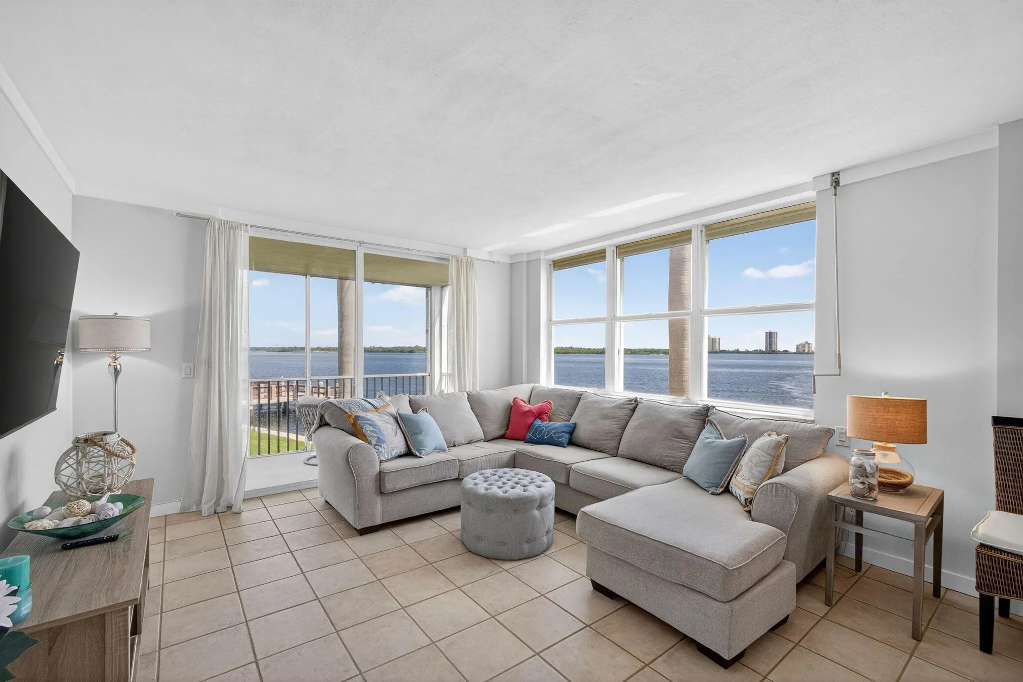 100 Paradise Harbour Boulevard, #204