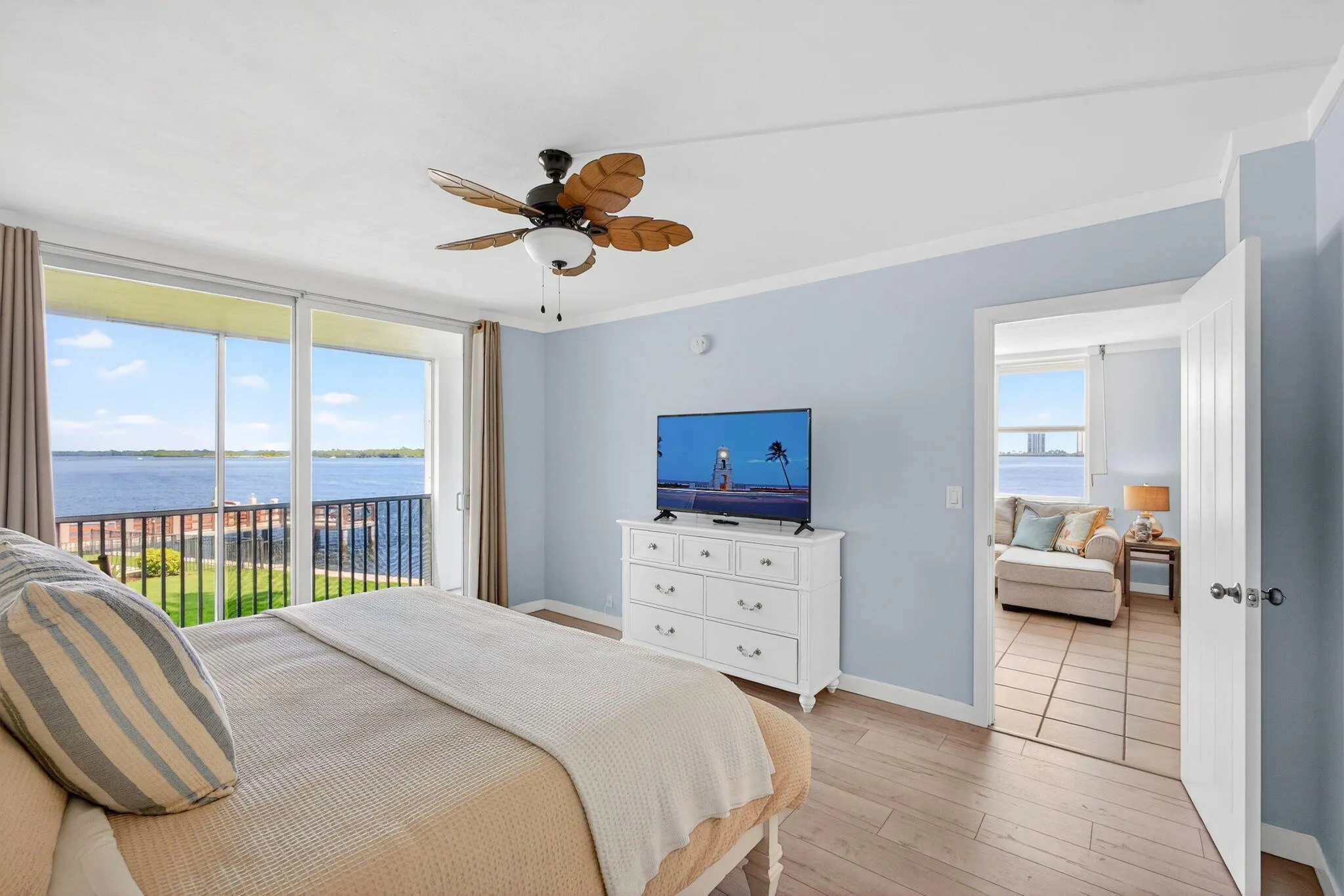 100 Paradise Harbour Boulevard, #204