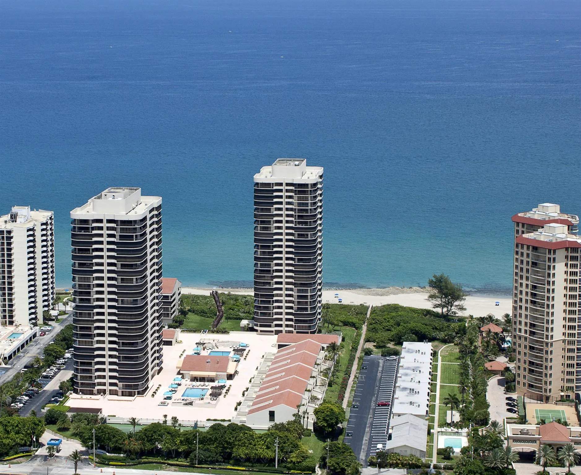 4000 N Ocean Drive, #902