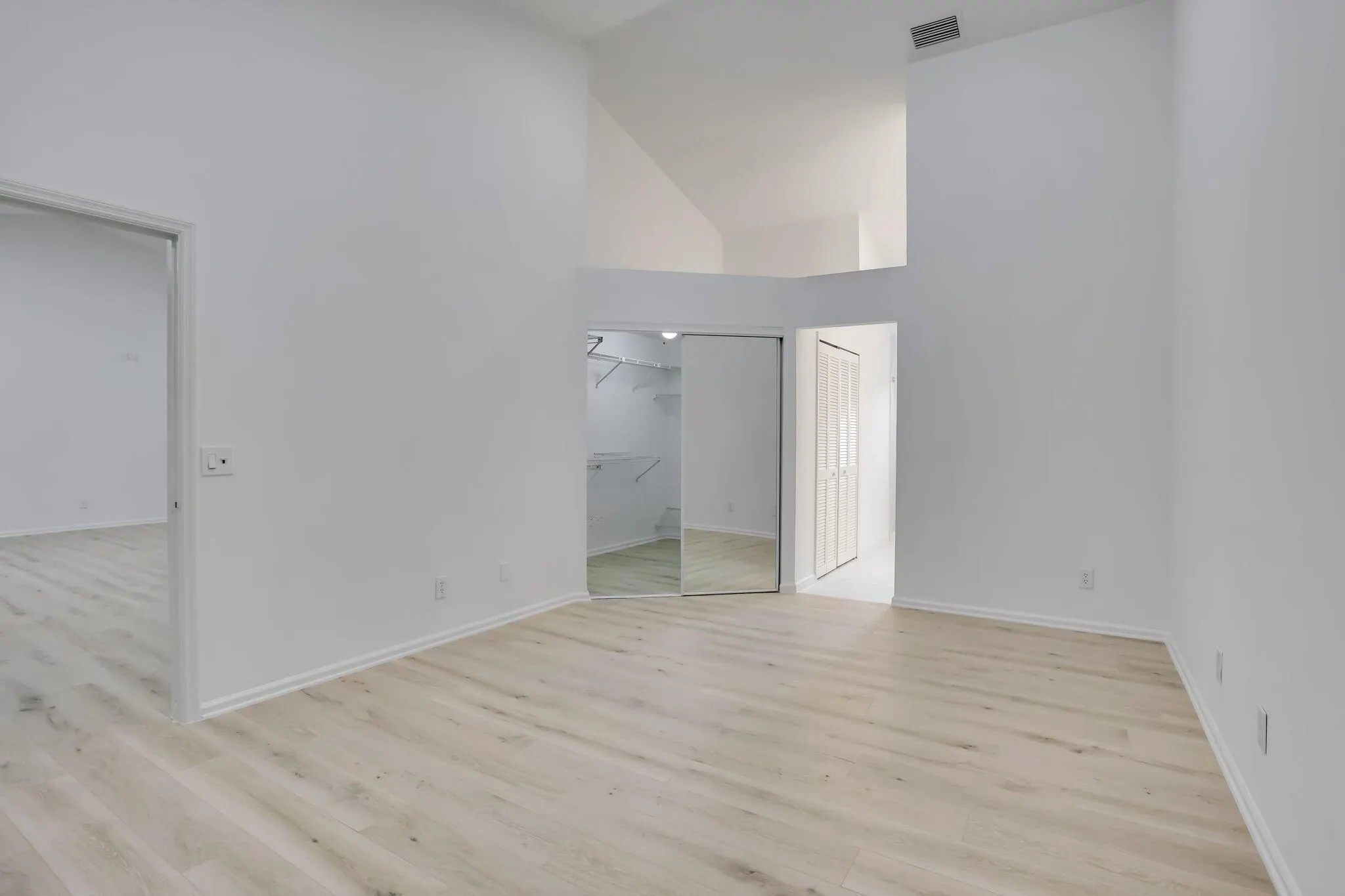 5958 Parkwalk Circle W