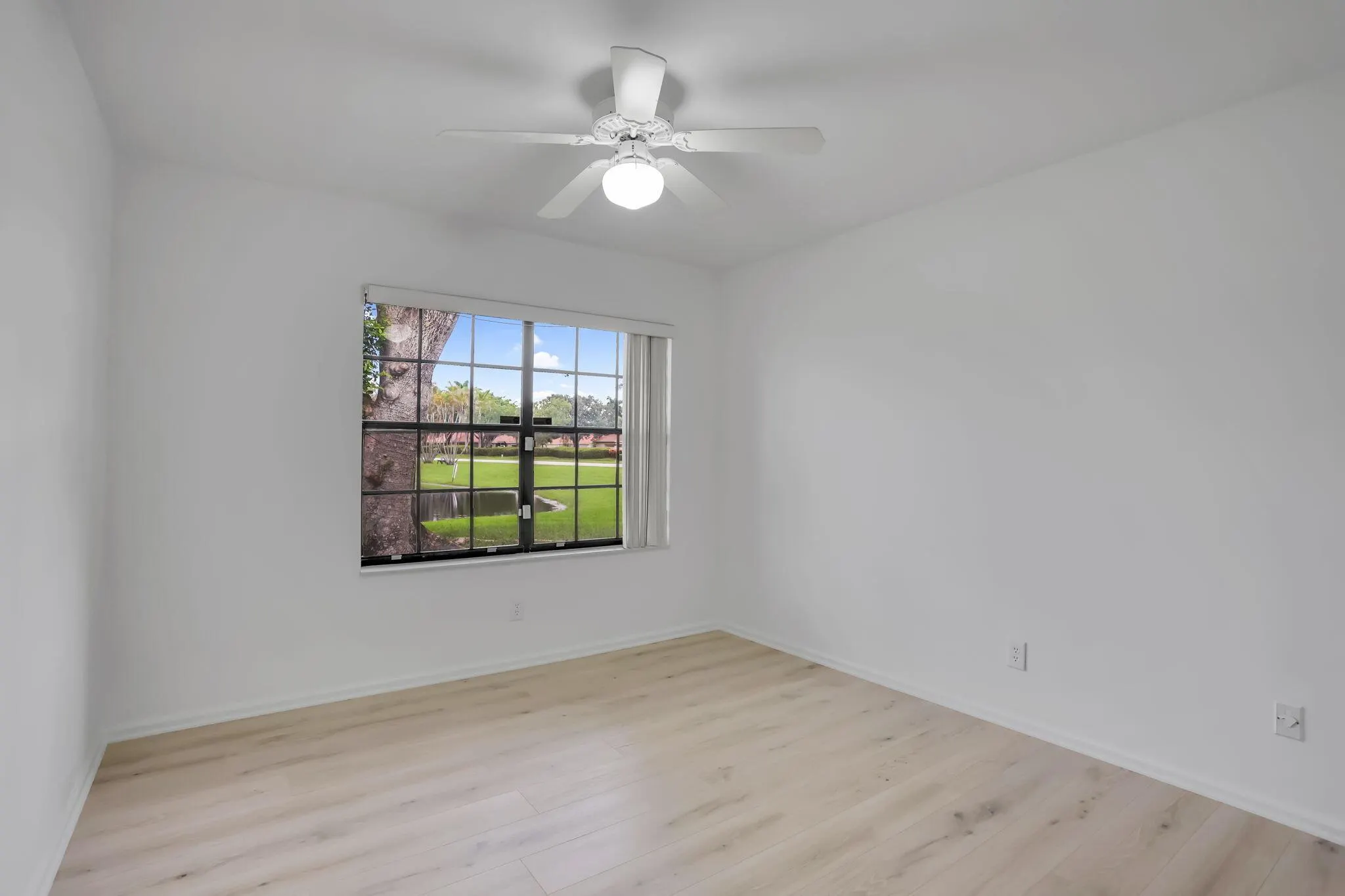 5958 Parkwalk Circle W