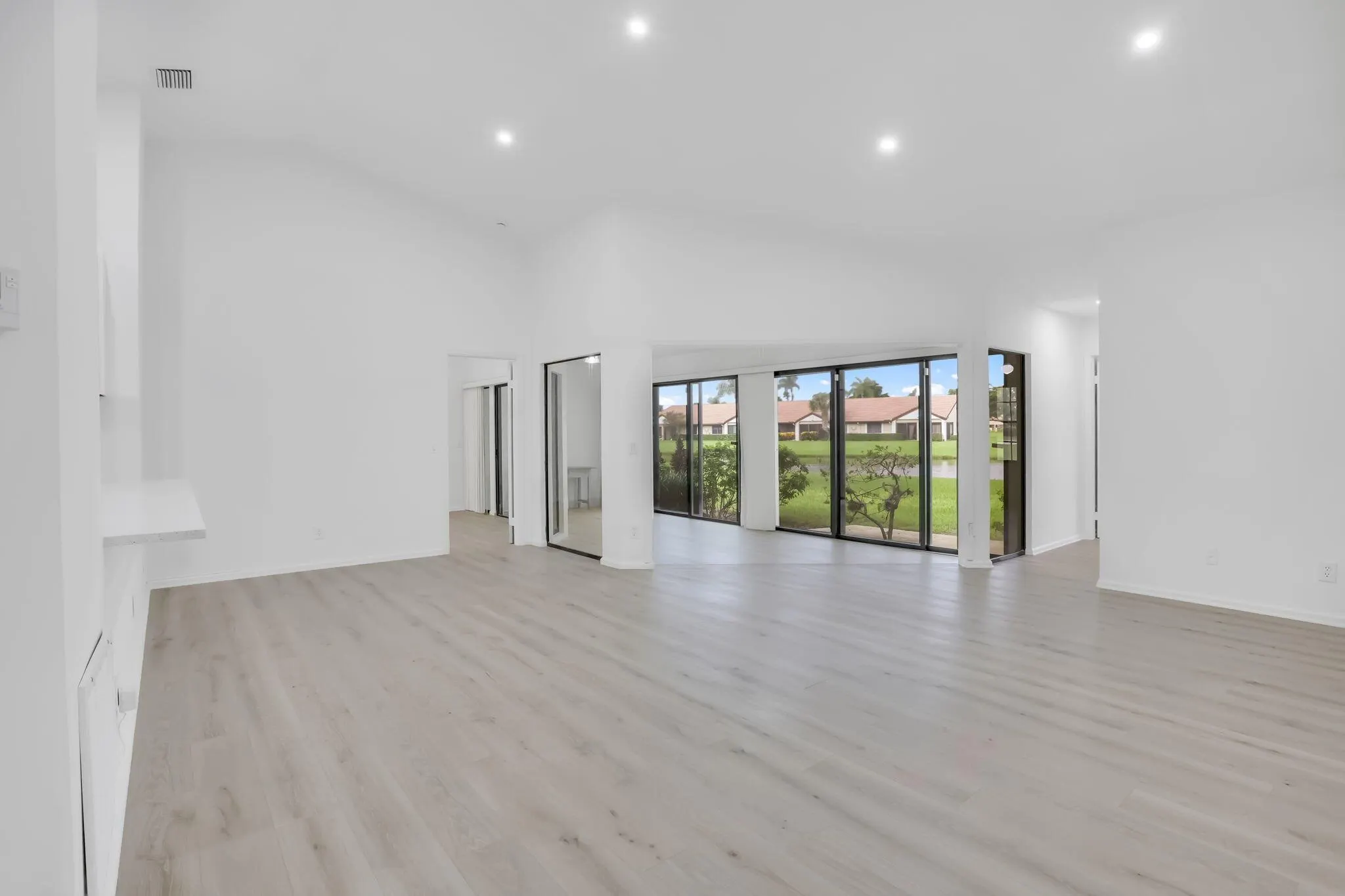 5958 Parkwalk Circle W