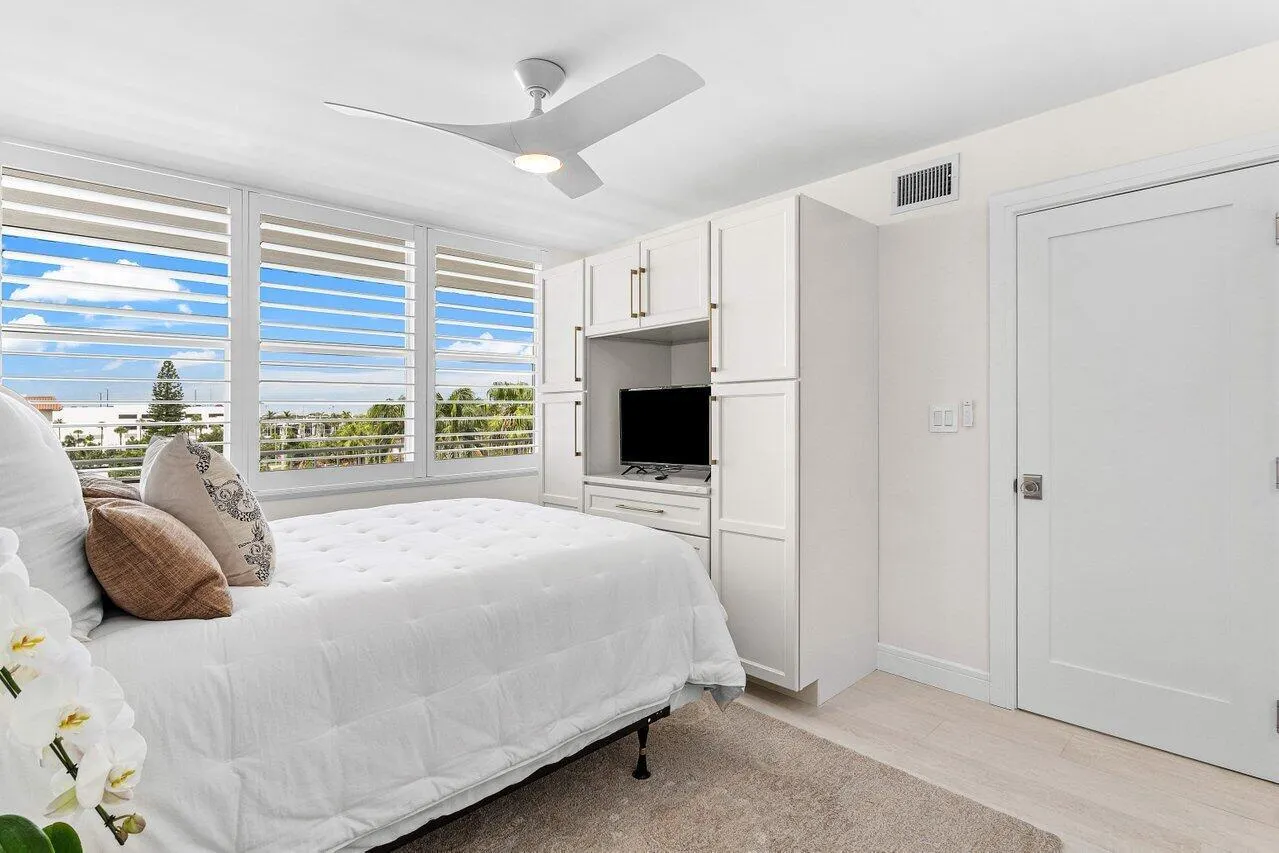 920 Dogwood Drive, #560