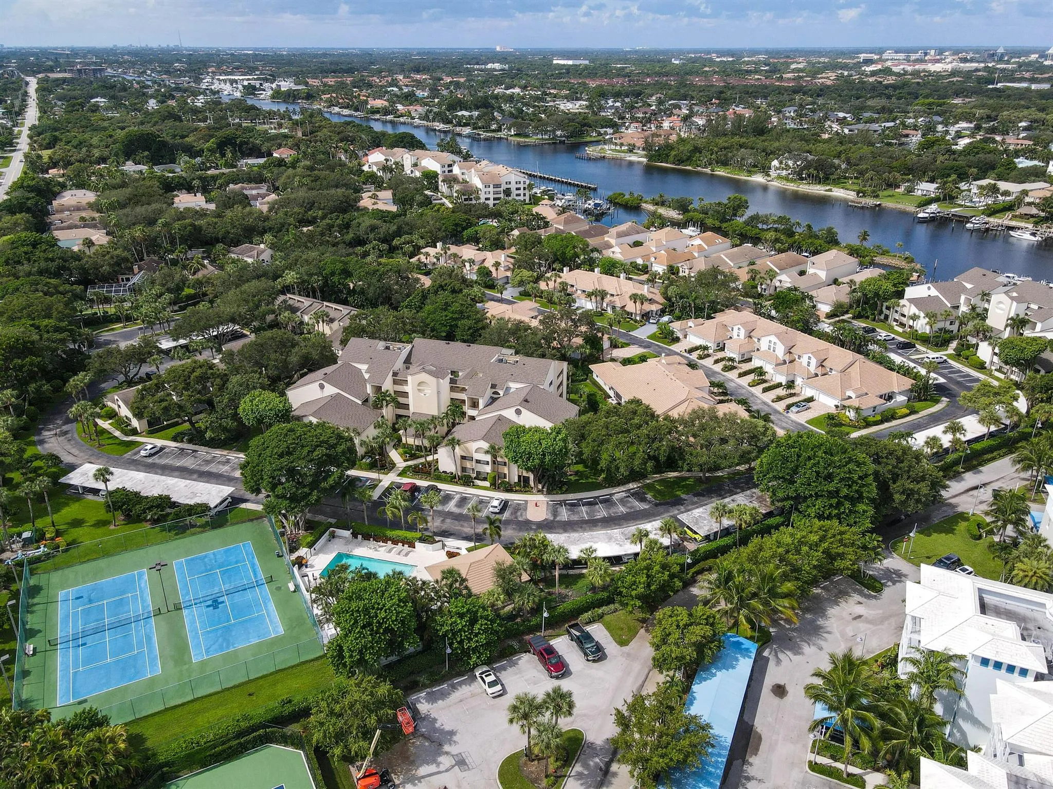 311 Oak Harbour Drive