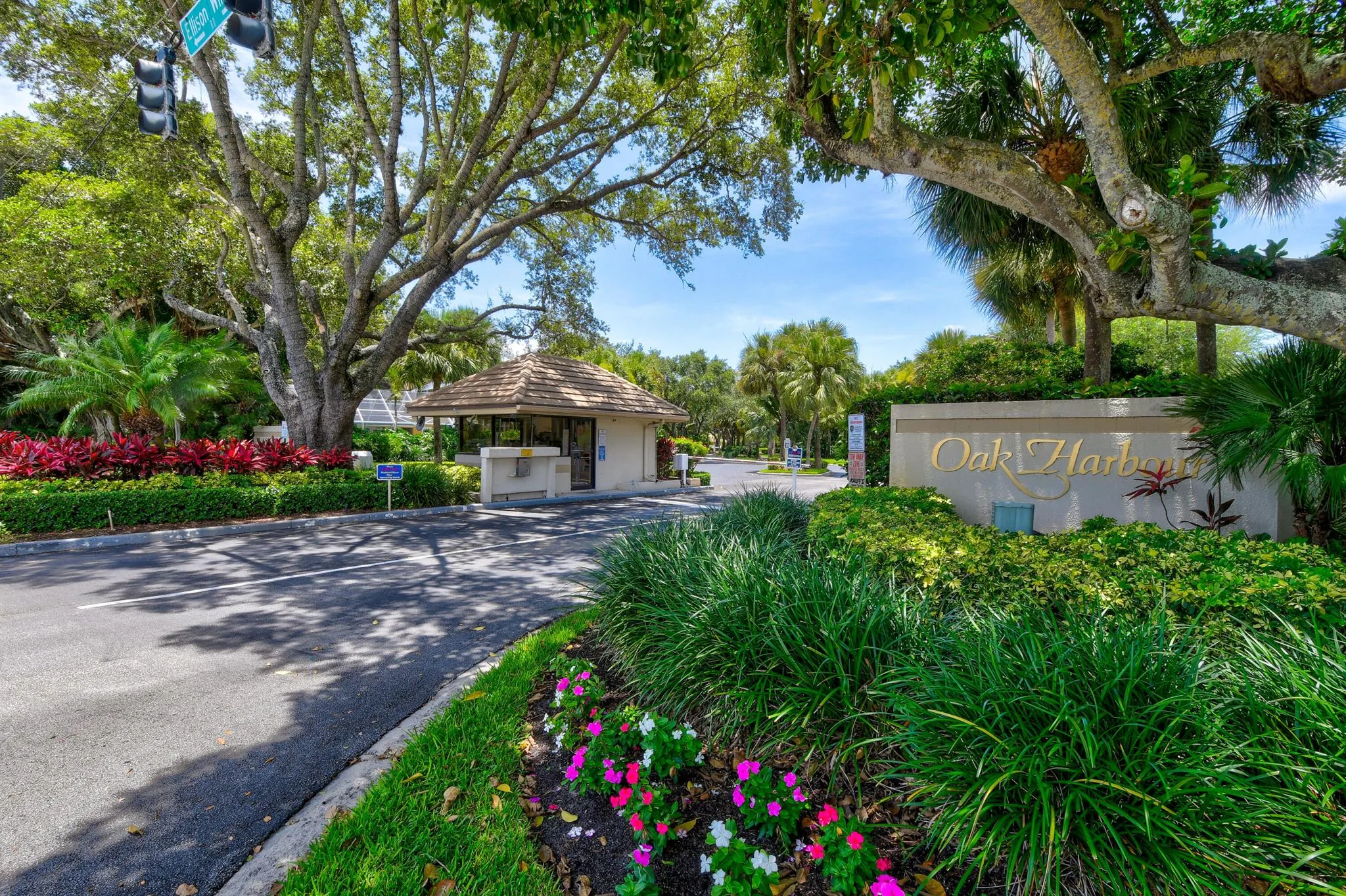 311 Oak Harbour Drive