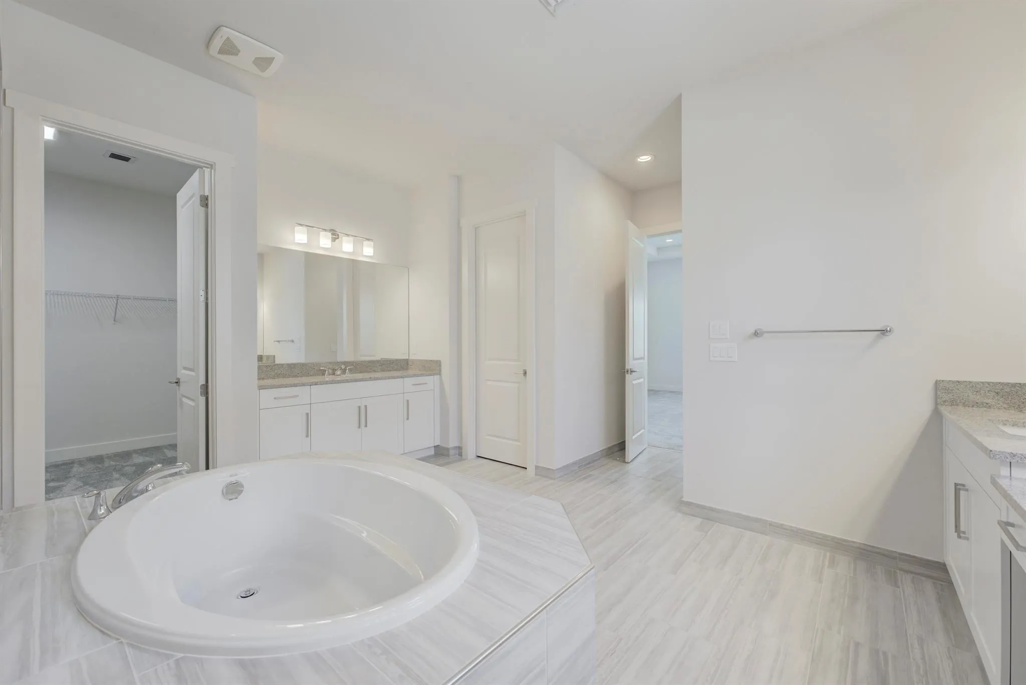 9346 Crestview Circle
