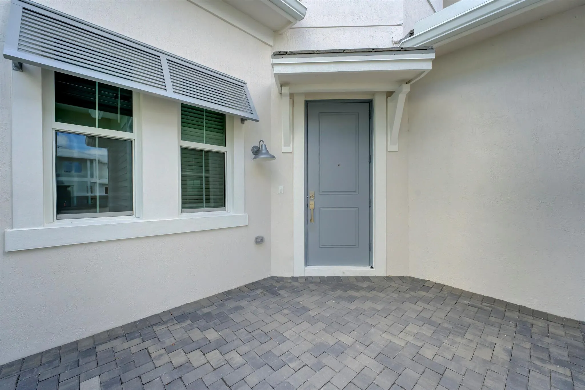 9346 Crestview Circle