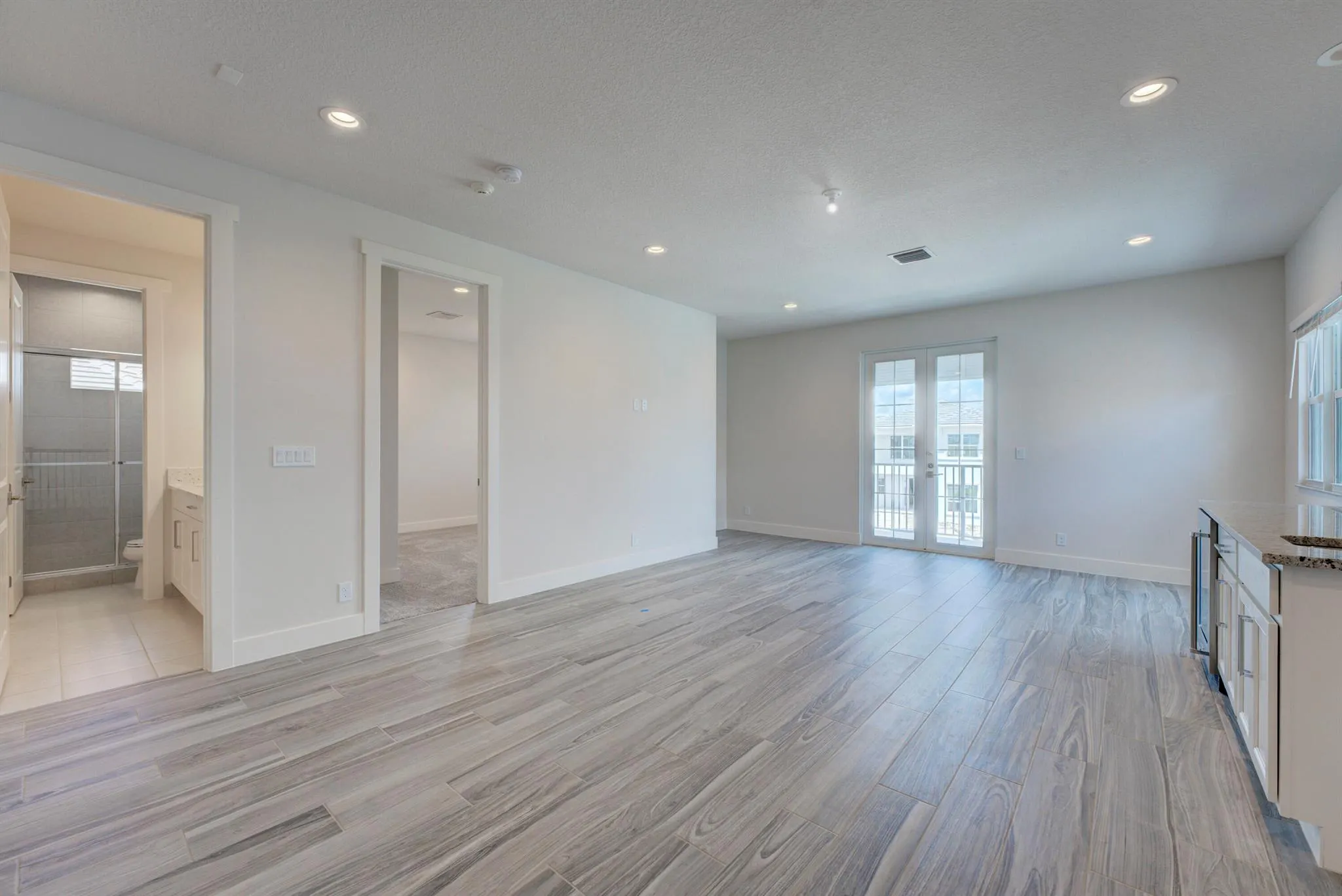 9346 Crestview Circle