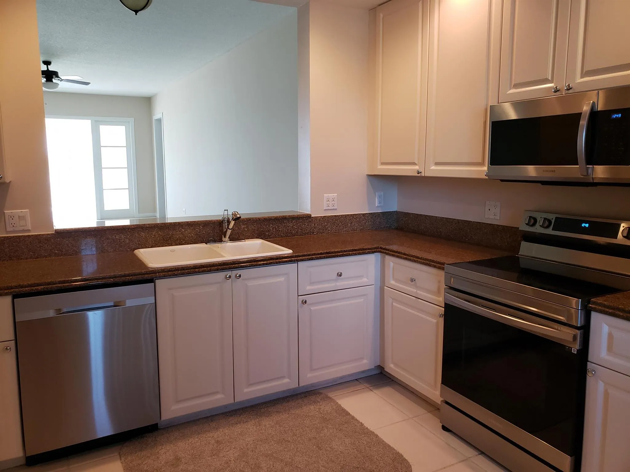 4 Harbour Isle Drive E, #203