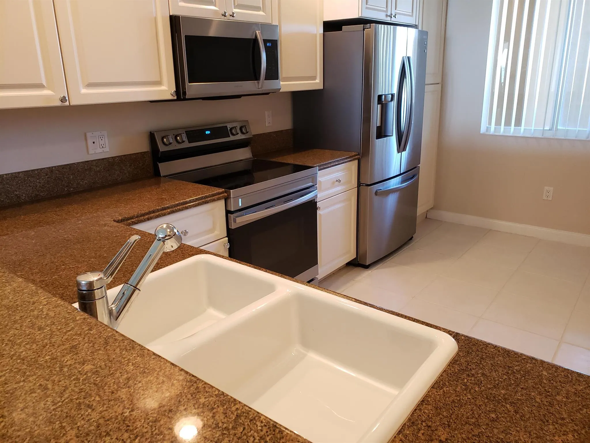 4 Harbour Isle Drive E, #203