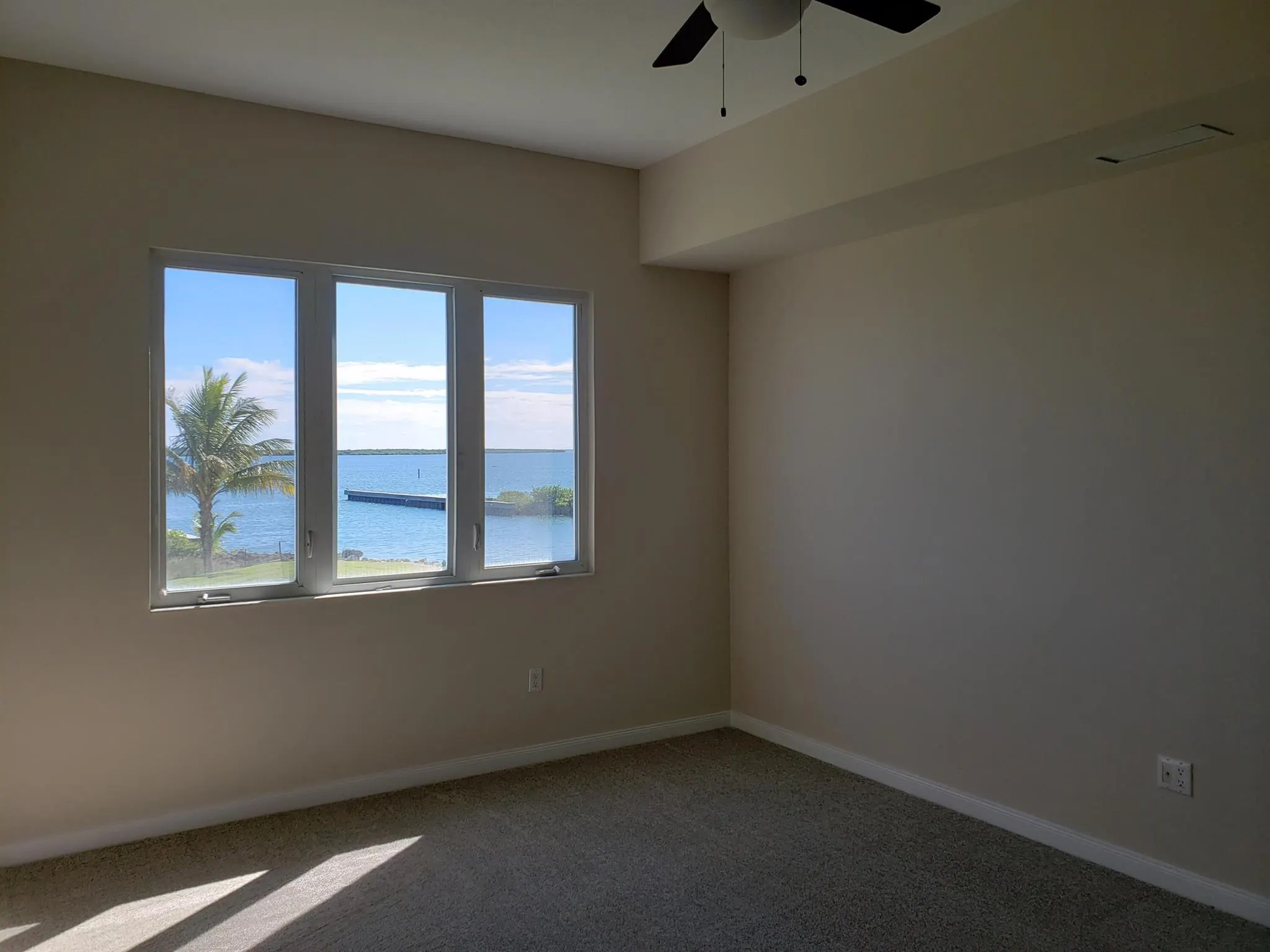 4 Harbour Isle Drive E, #203