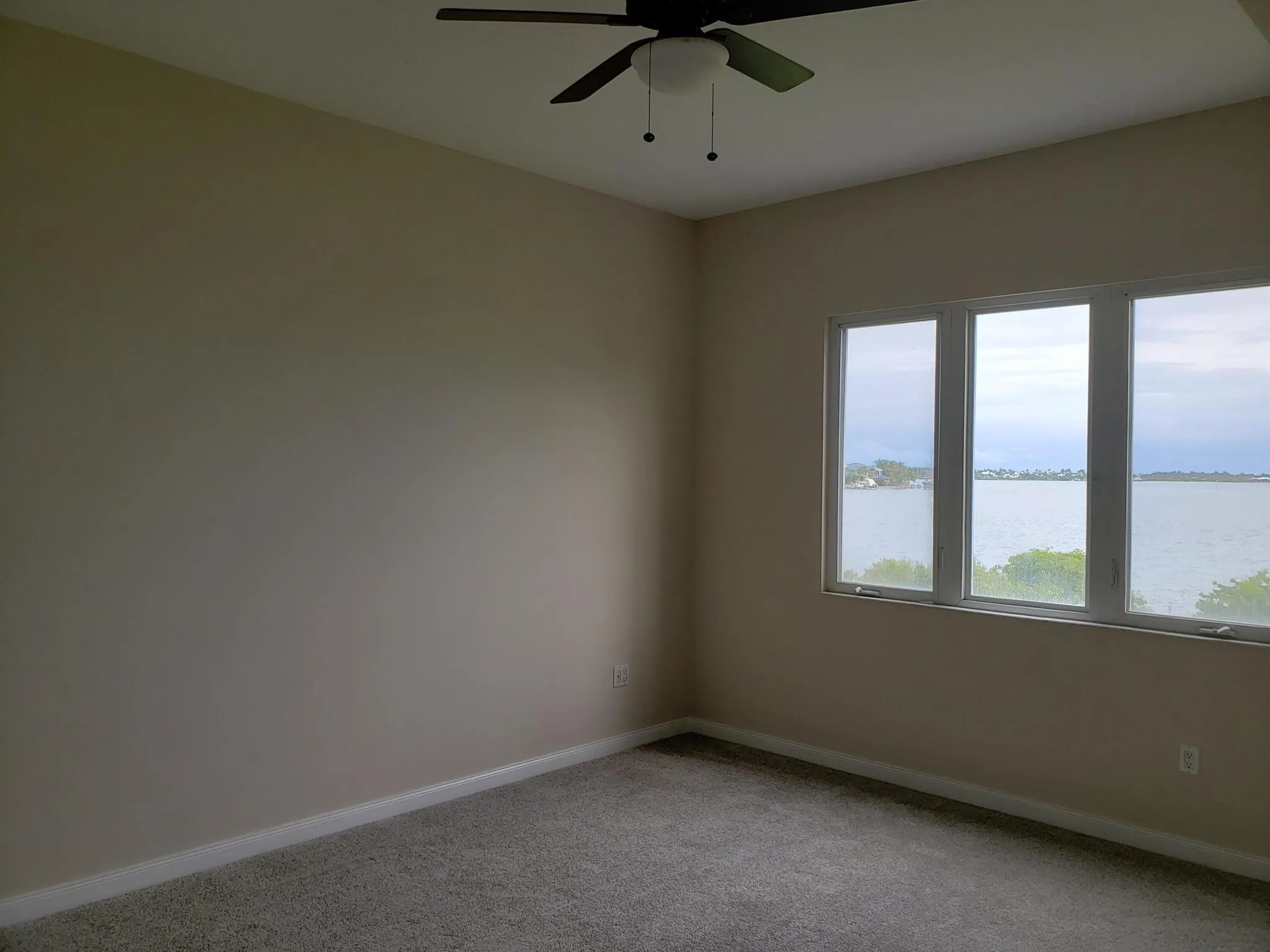 4 Harbour Isle Drive E, #203