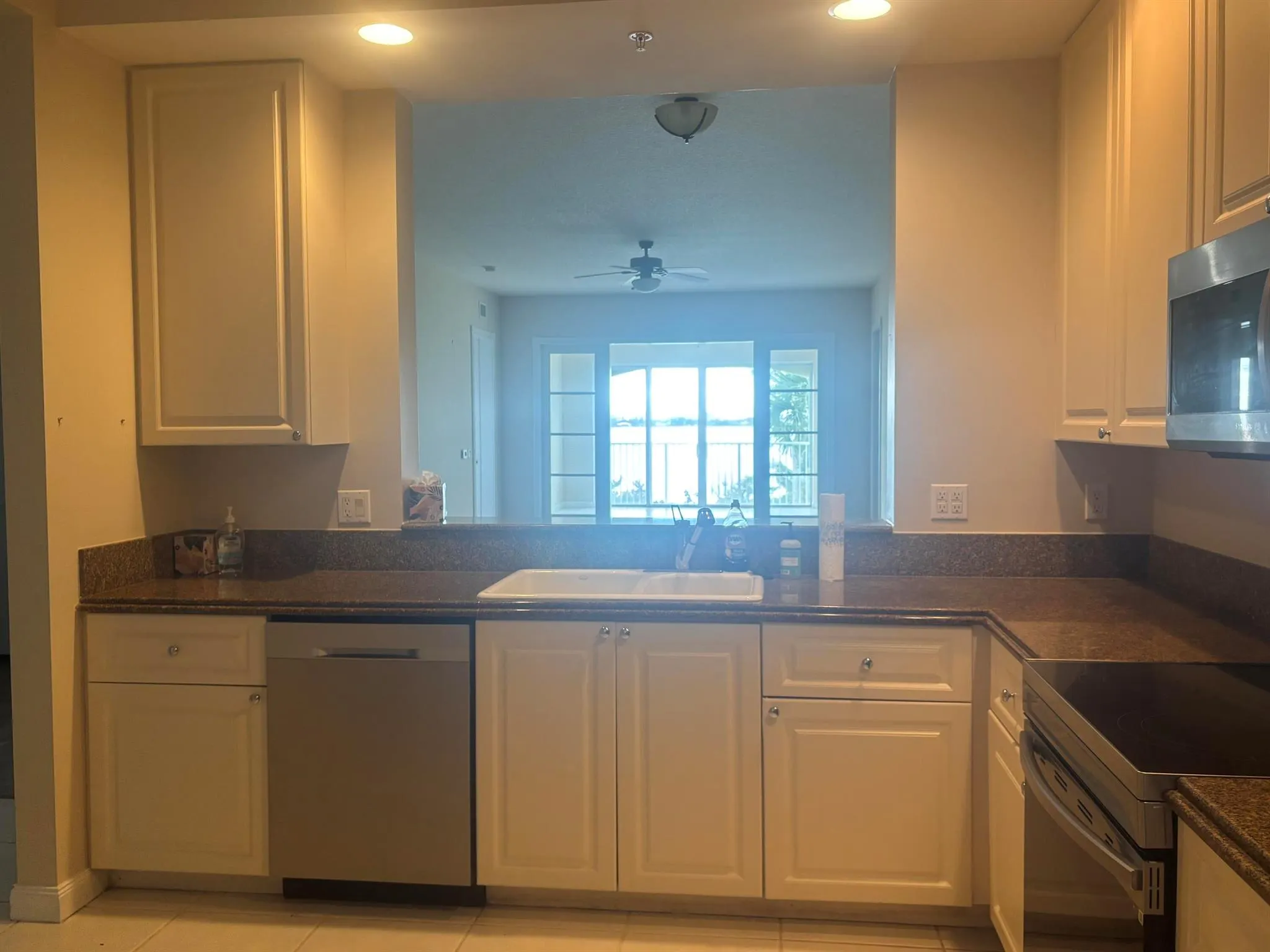 4 Harbour Isle Drive E, #203