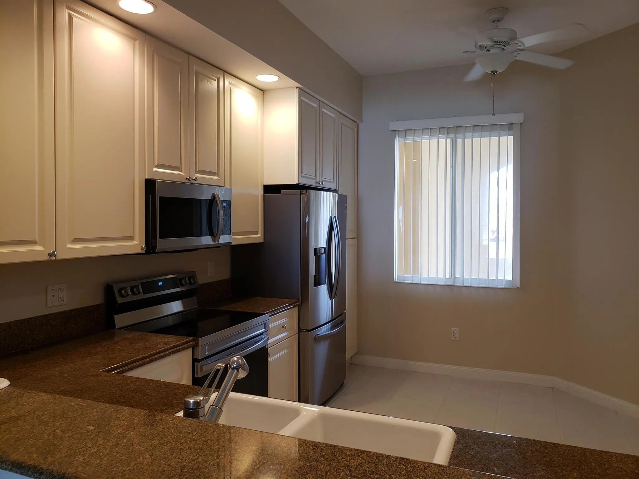 4 Harbour Isle Drive E, #203