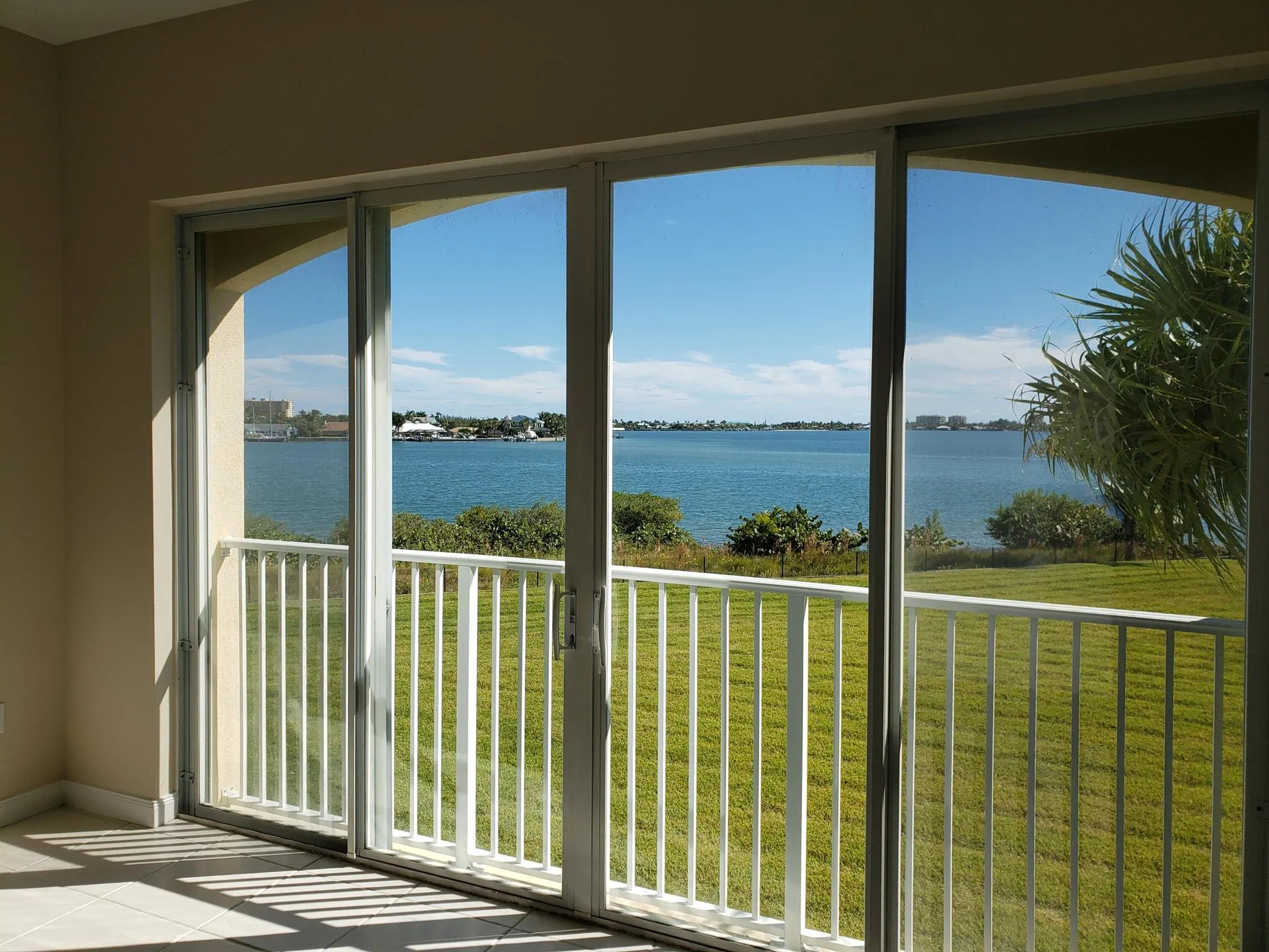 4 Harbour Isle Drive E, #203
