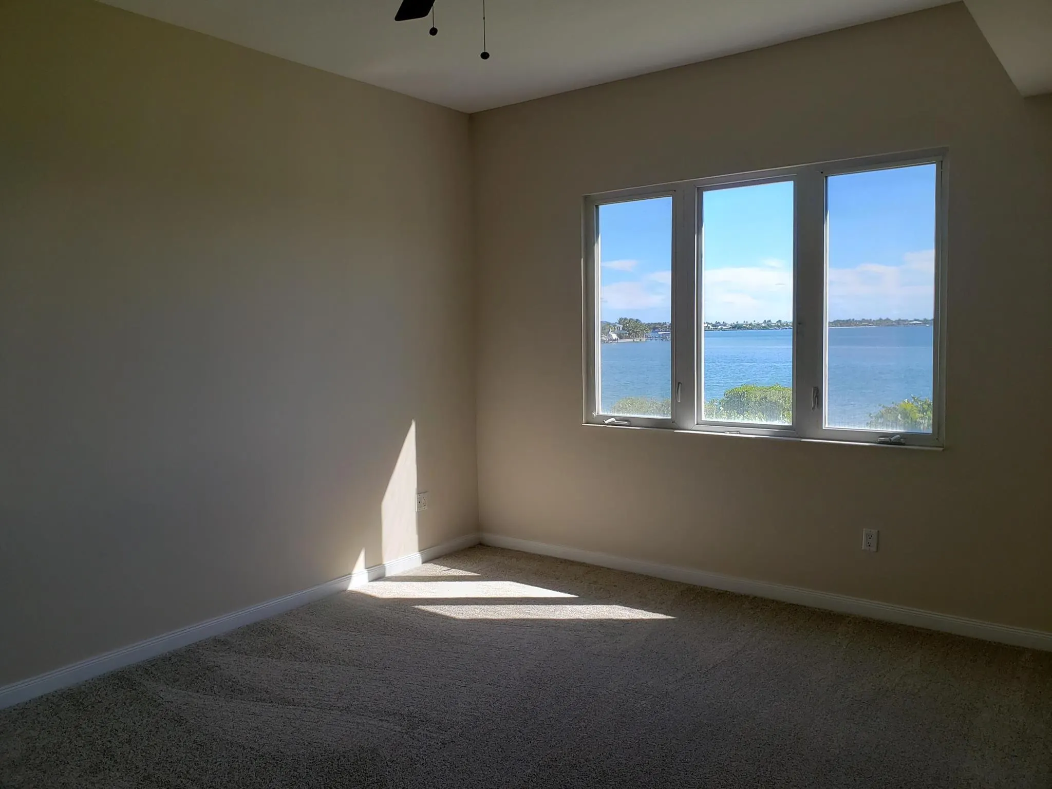 4 Harbour Isle Drive E, #203