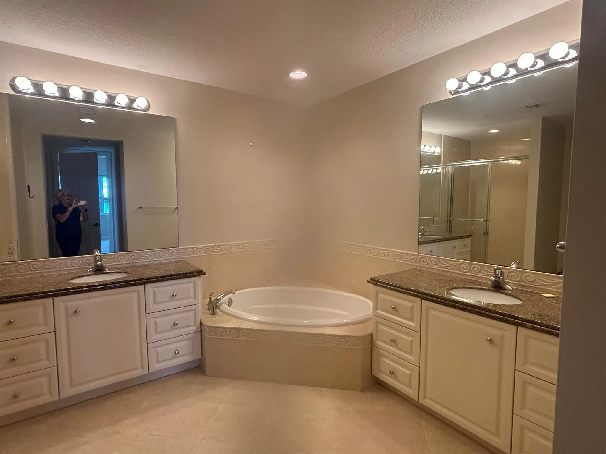4 Harbour Isle Drive E, #203